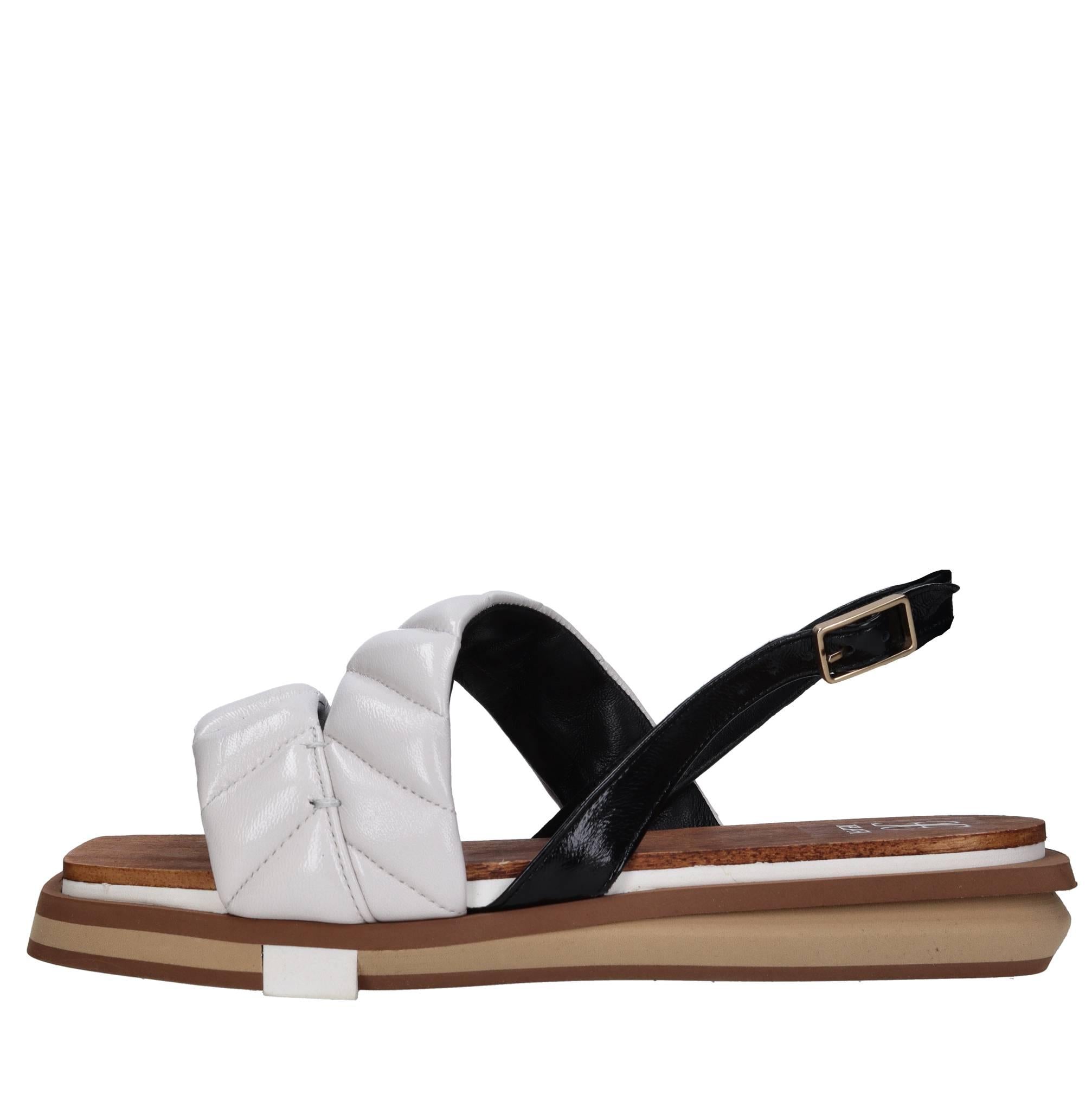Sandali in pelle 