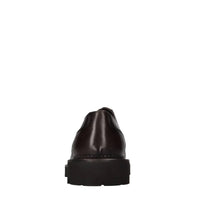 Stringate in pelle 