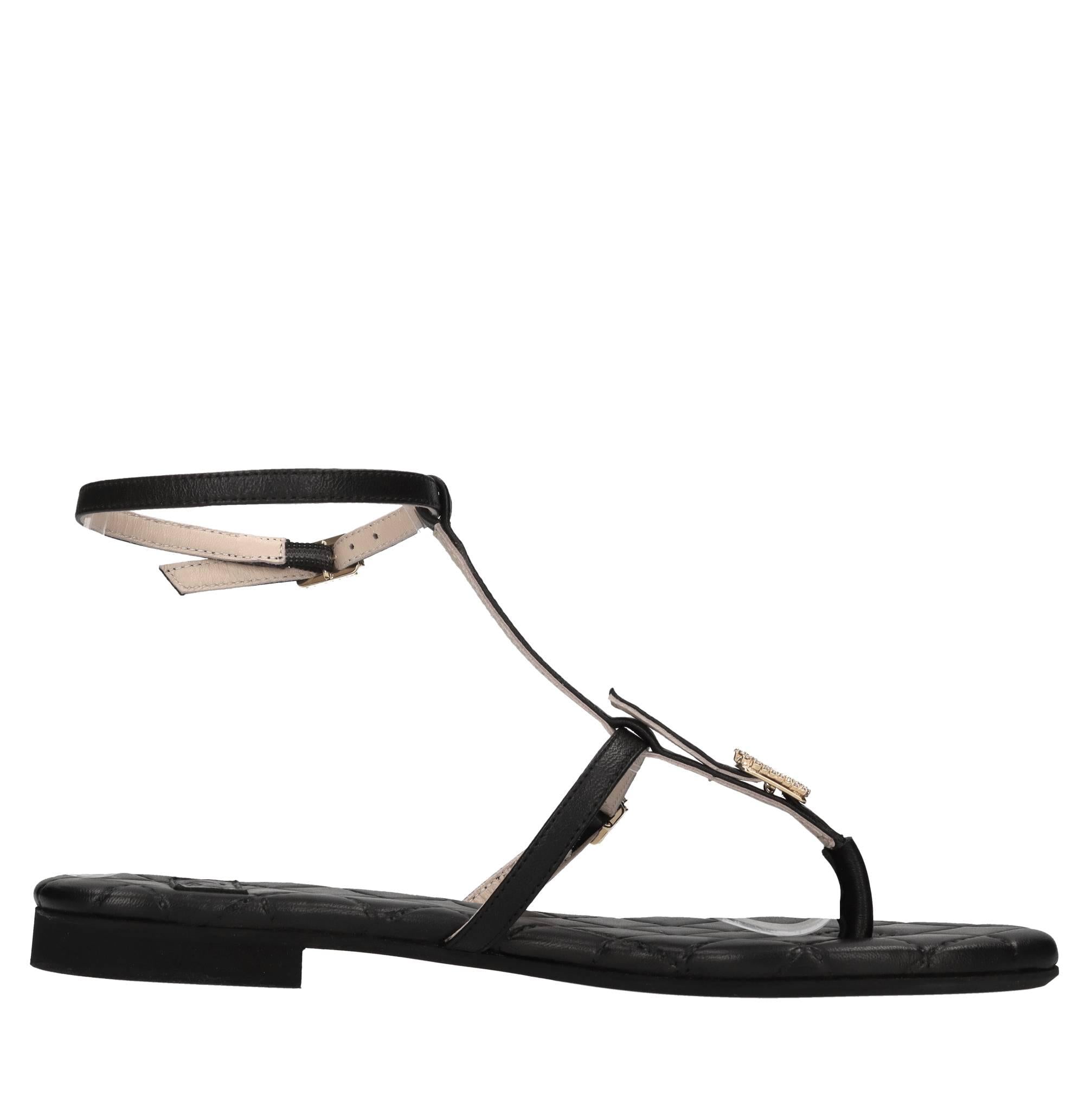 Flat in pelle 