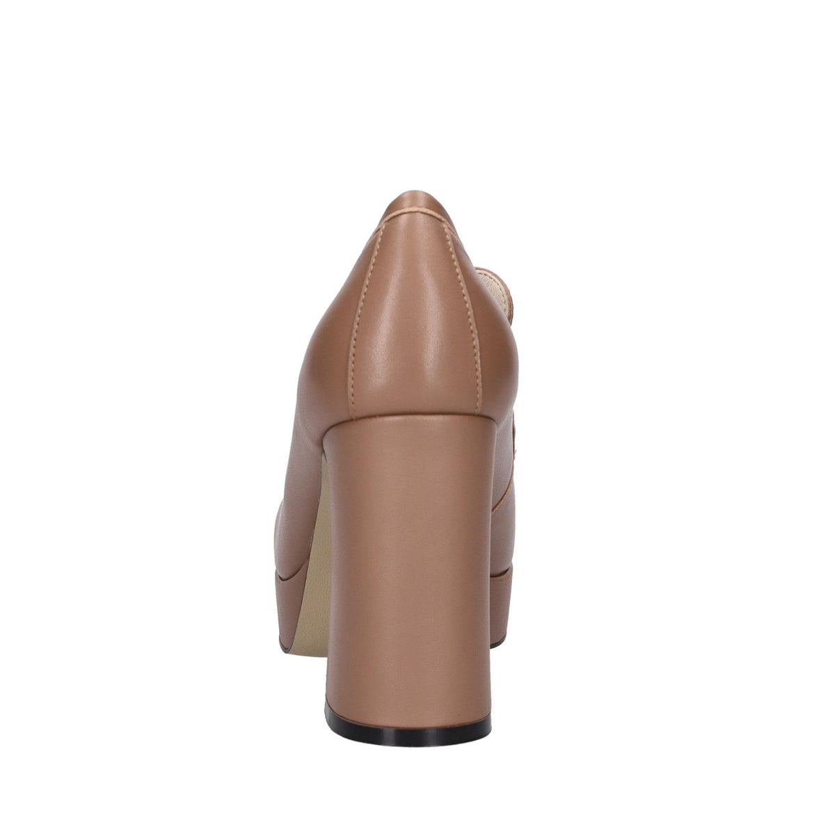Décolleté  in pelle. 