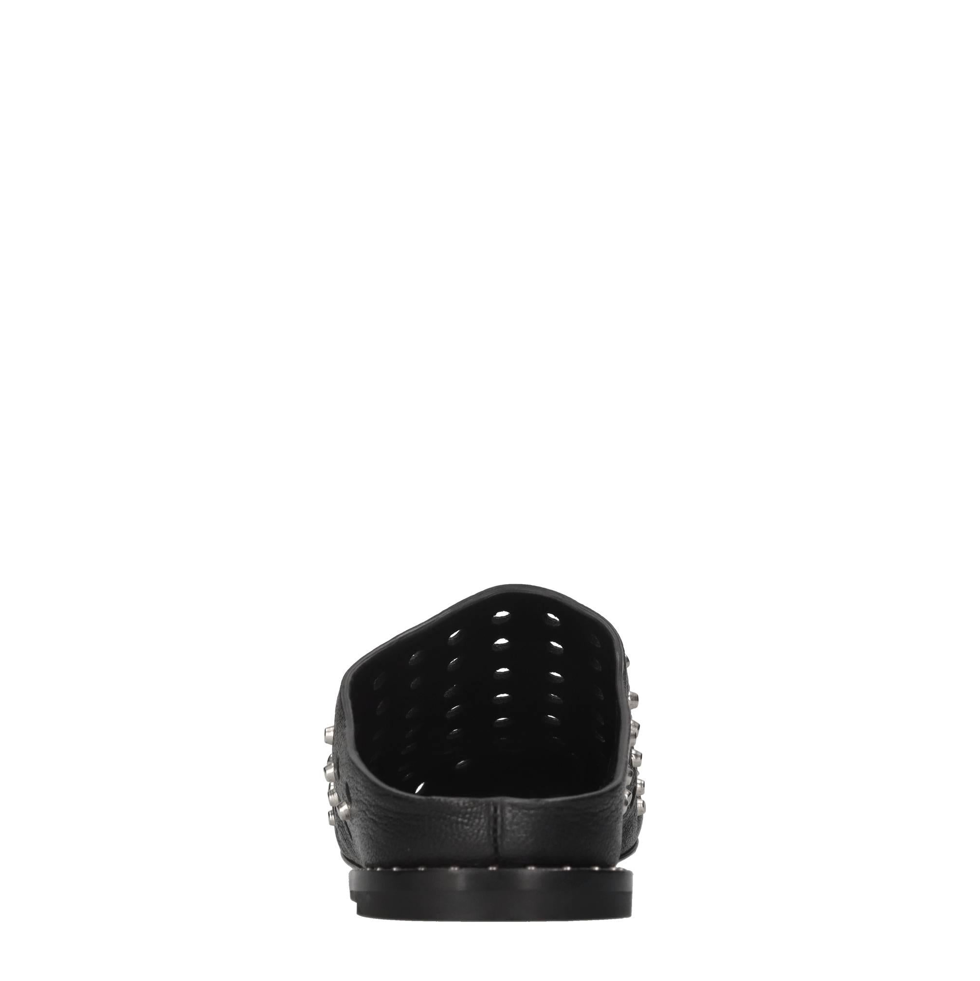 Sabot in pelle e borchie 