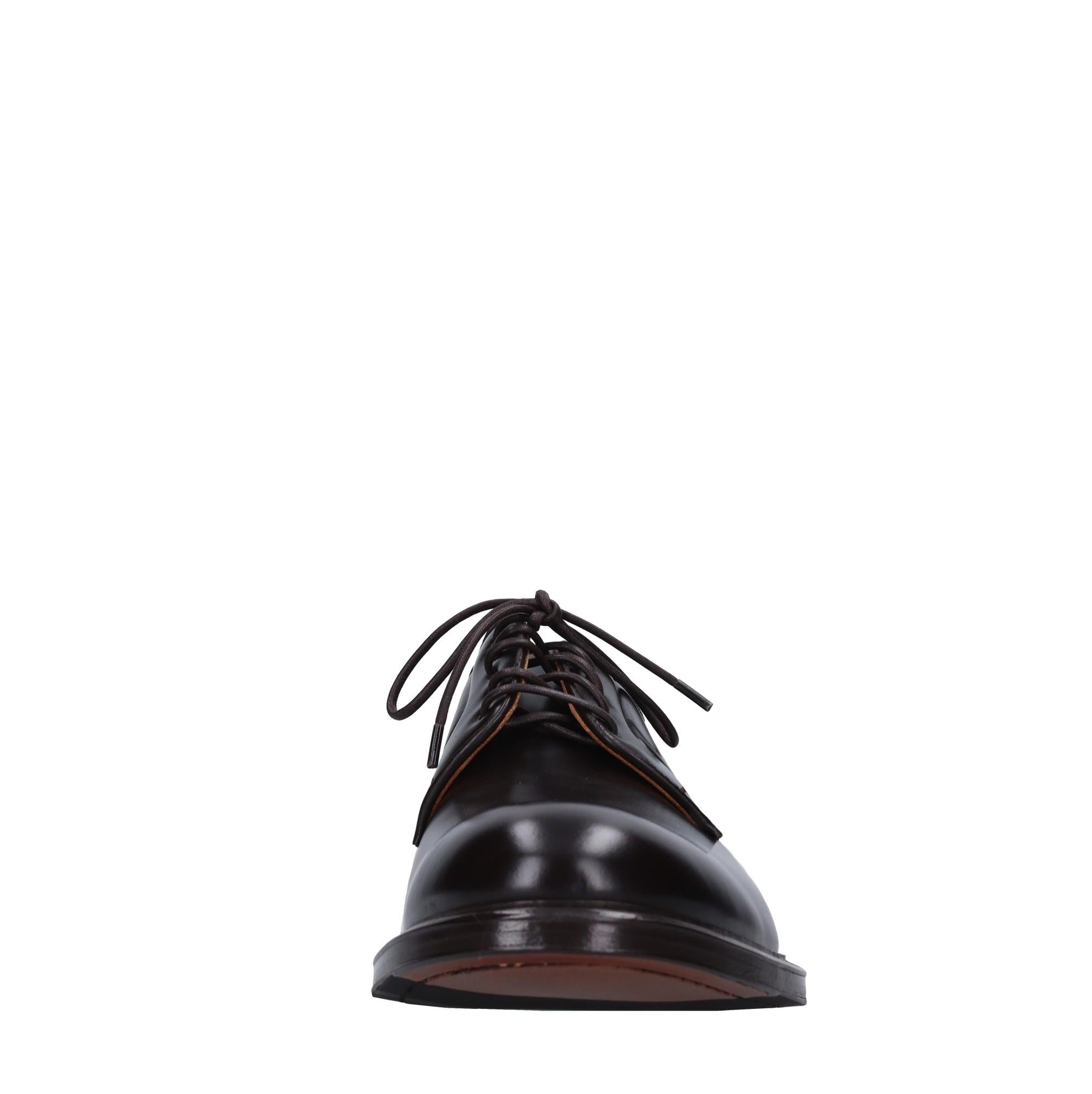 Stringate in pelle 