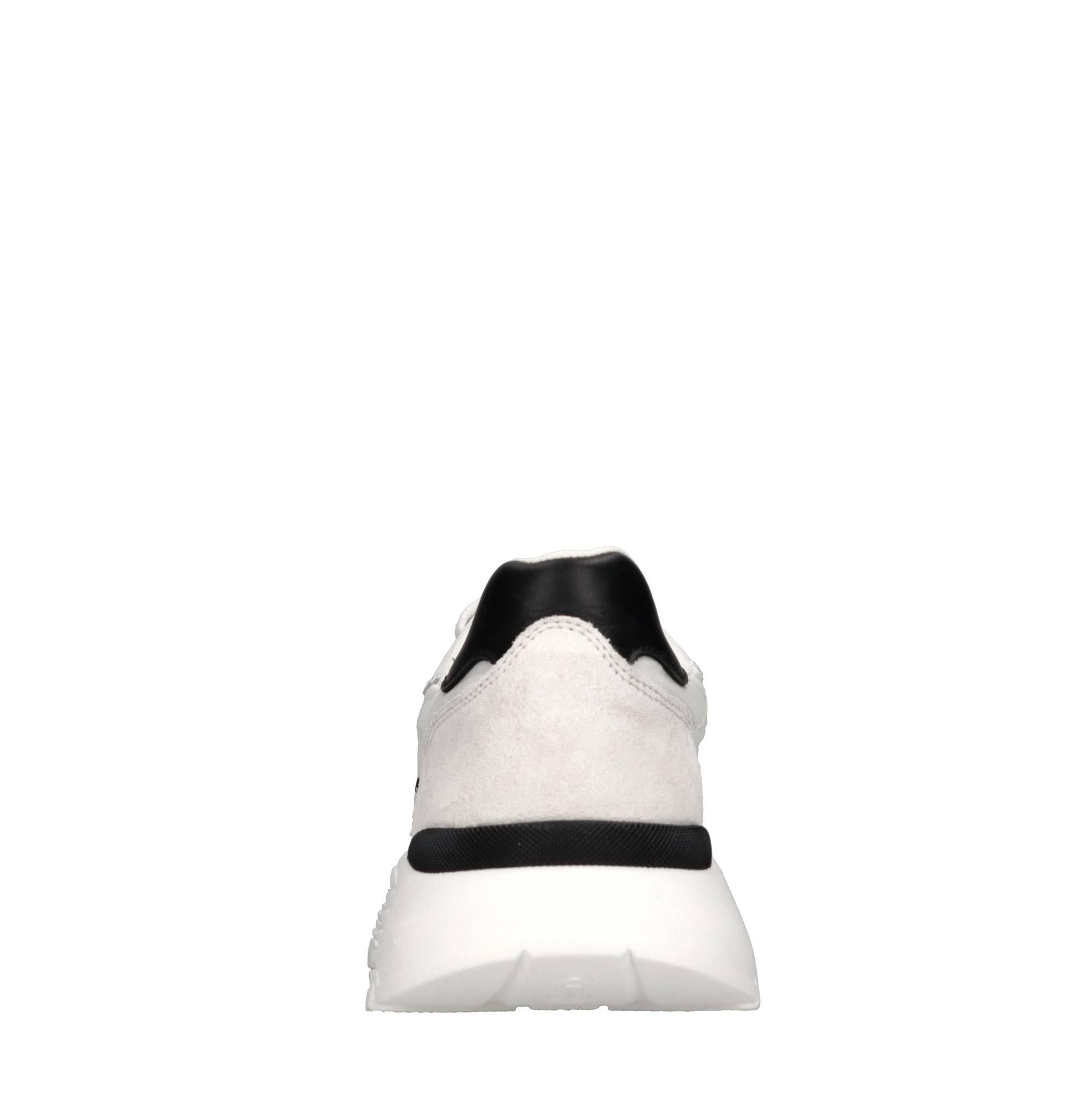 Sneakers in pelle e tessuto 
