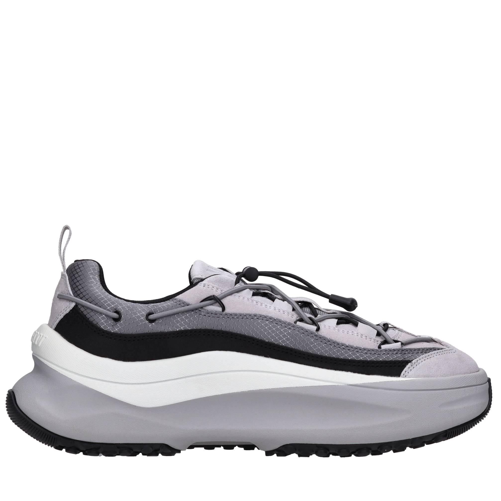 Sneakers in camoscio e tessuto 
