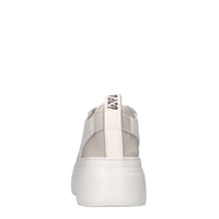Sneakers in pelle e tessuto 