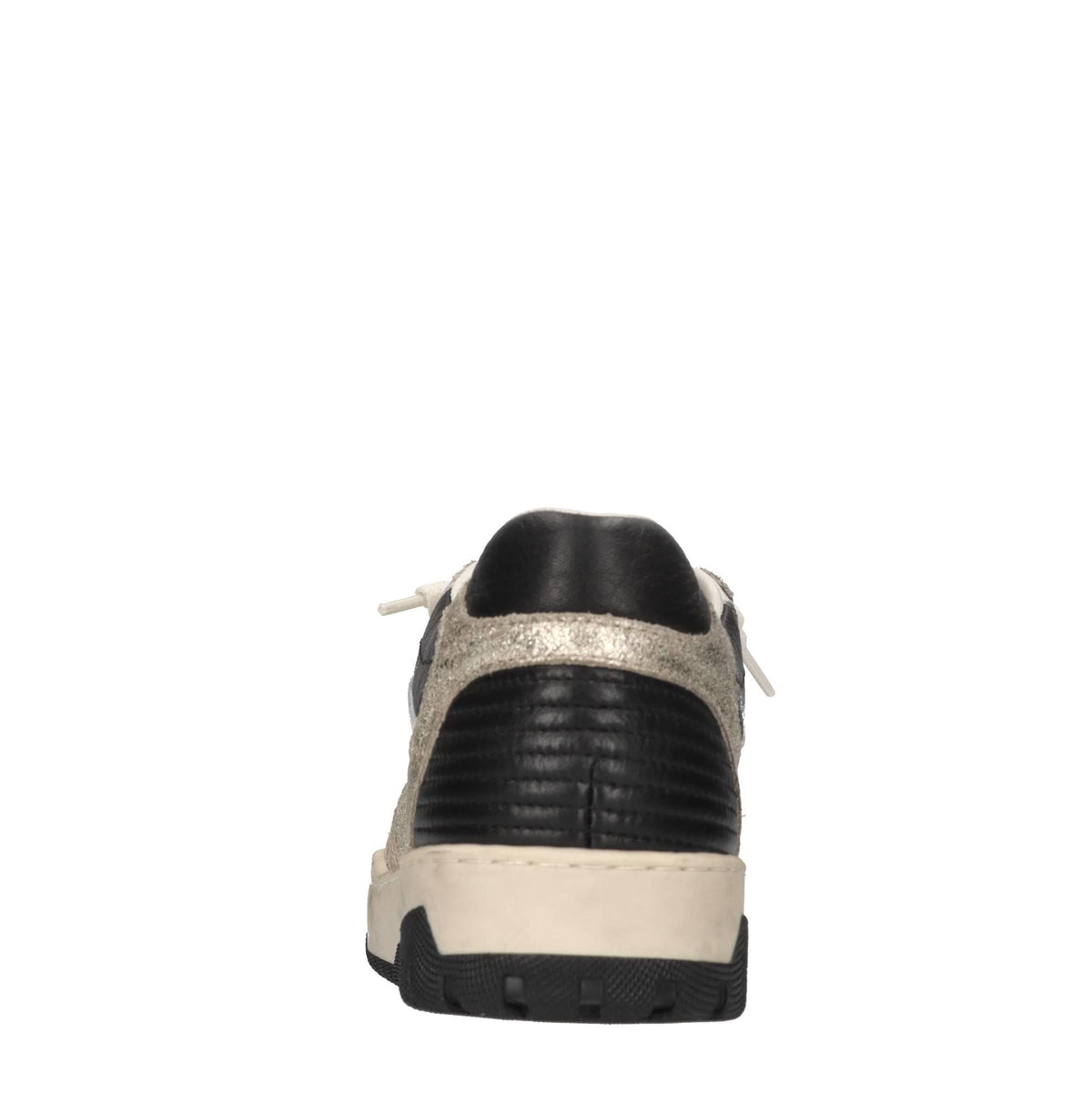 Sneakers in pelle. 