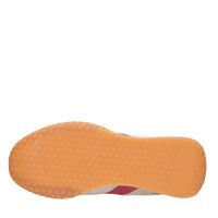 Sneakers in camoscio e gomma. 