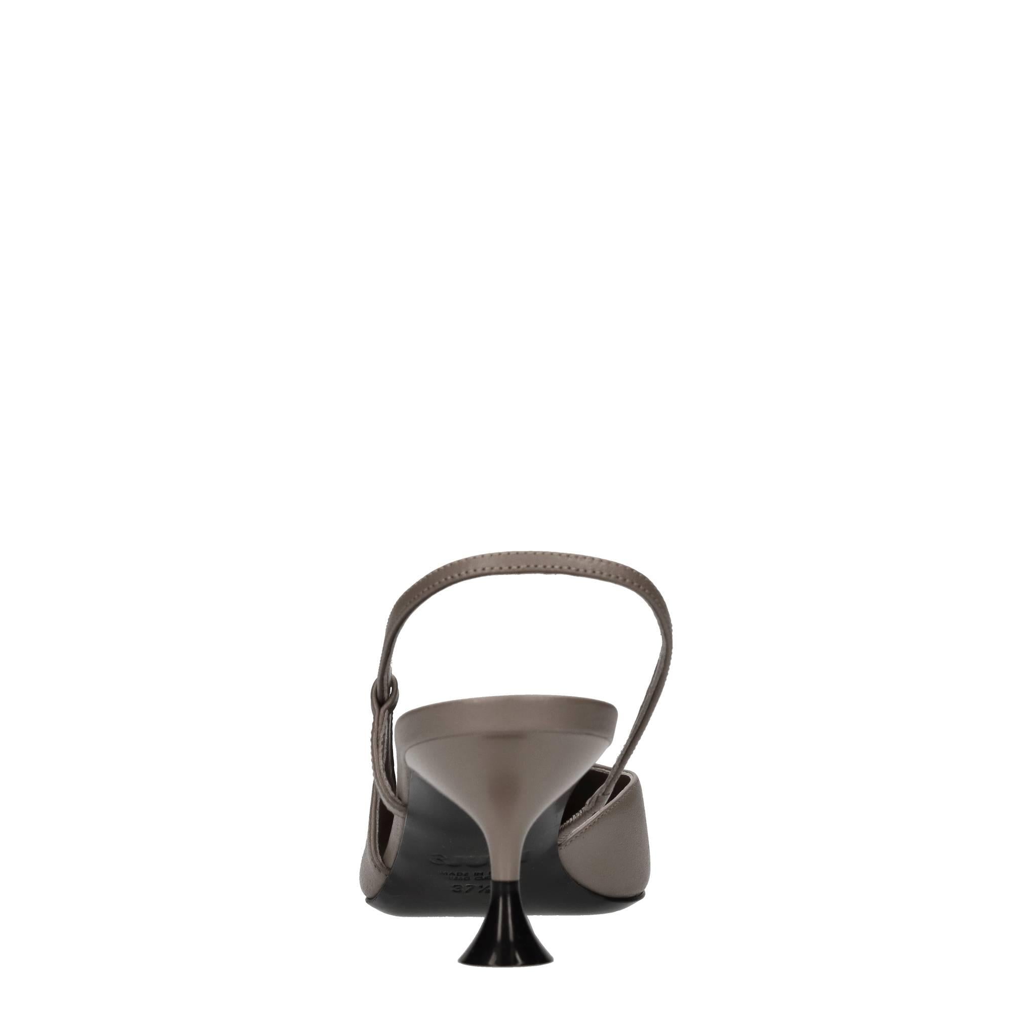 Décolleté slingback in pelle 