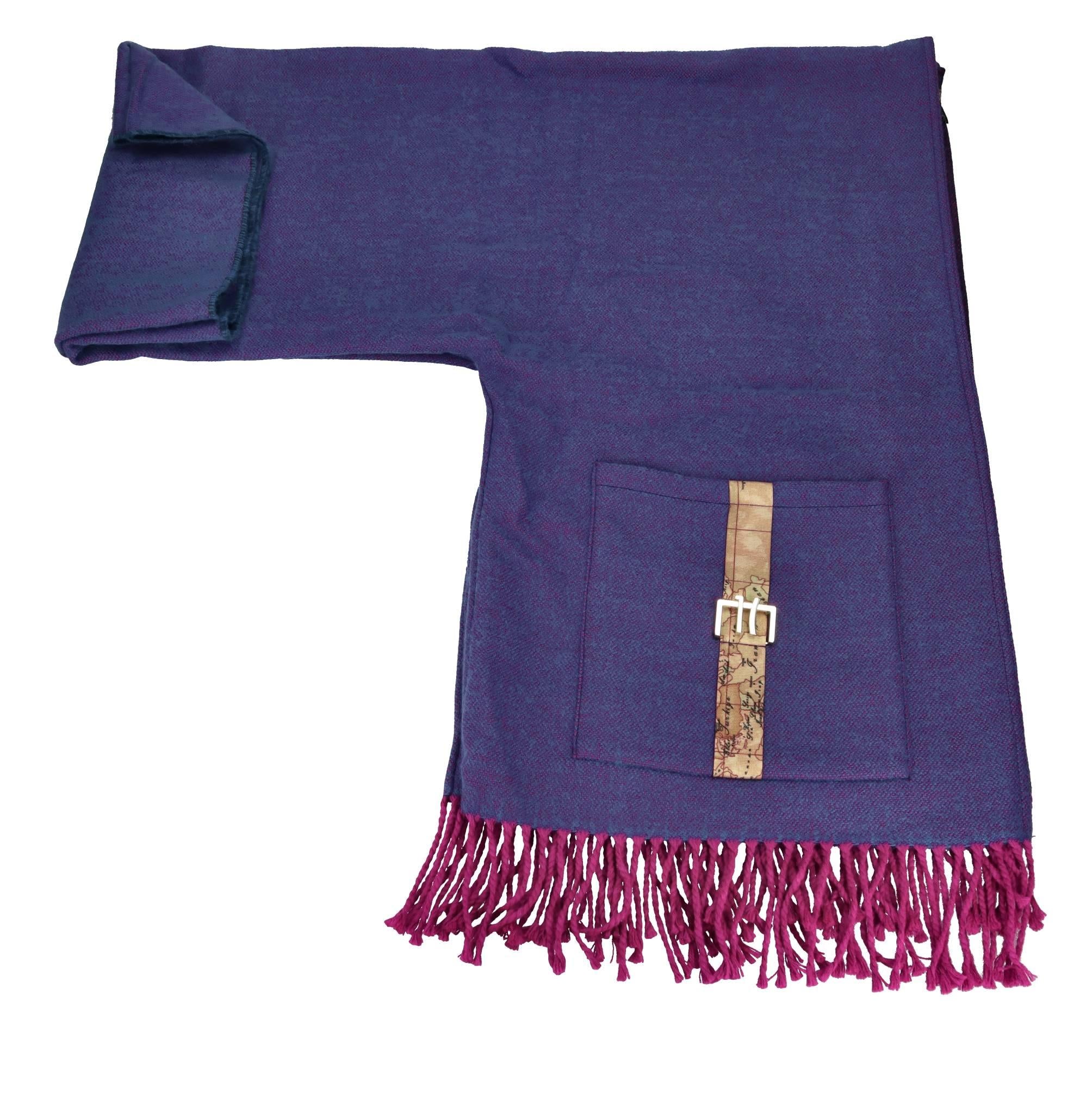 Mantella kimono con tasche ed accessorio color oro 