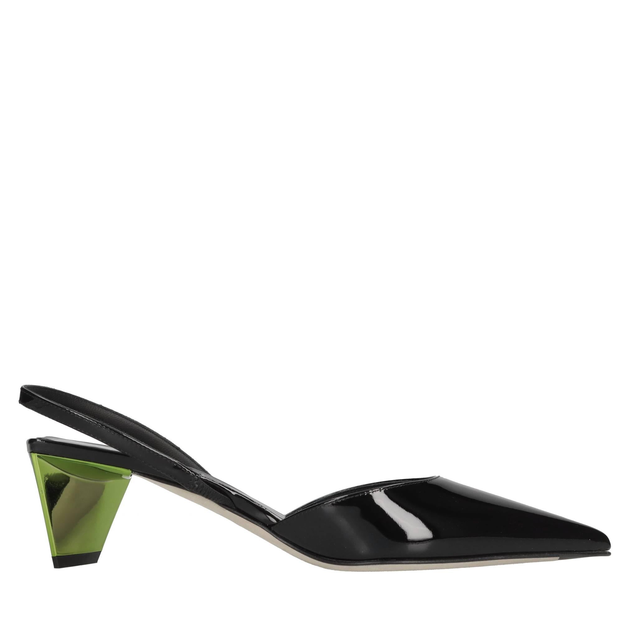 Décolléte slingback in vernice 