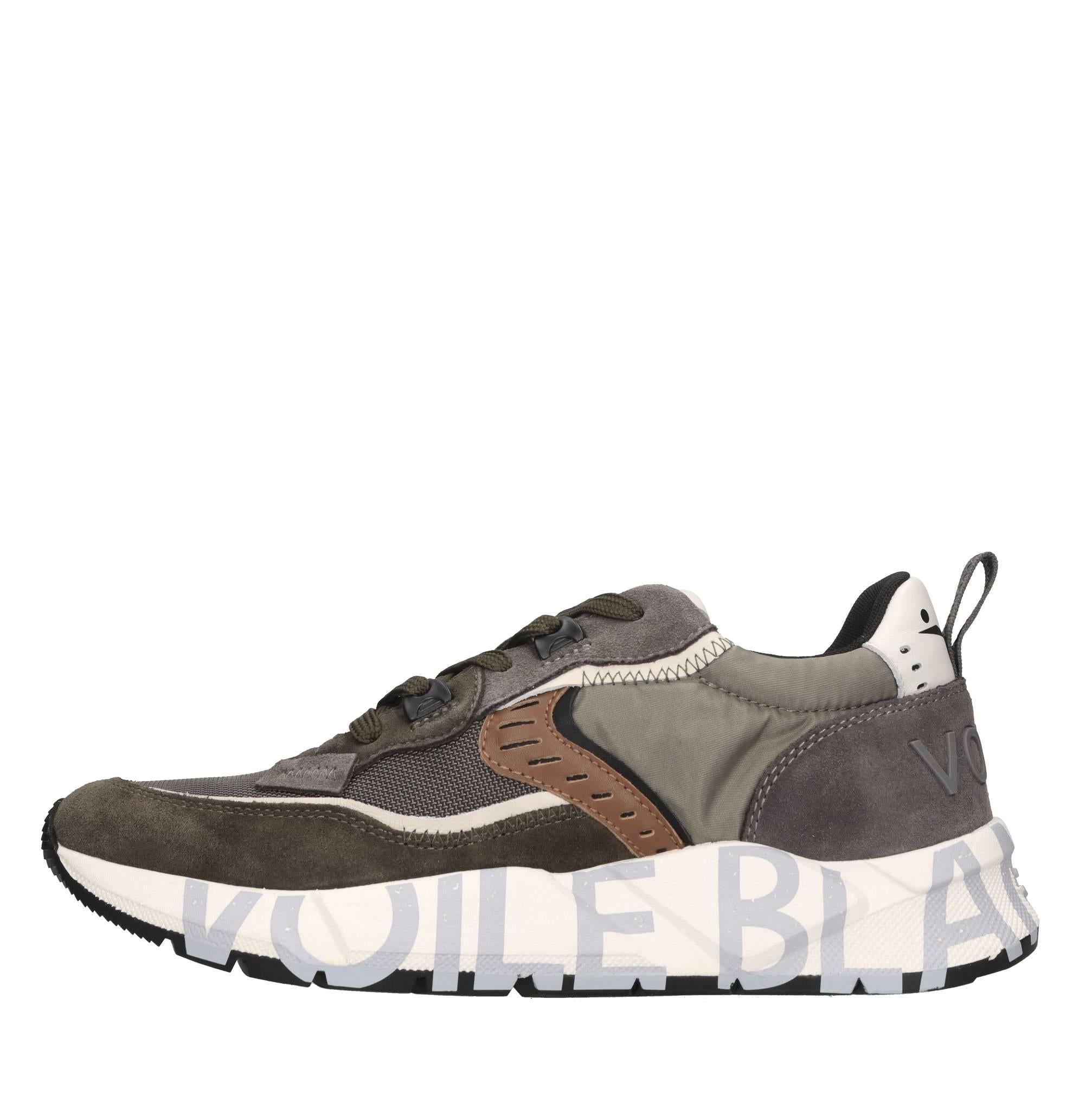 Sneakers in camoscio e tessuto 
