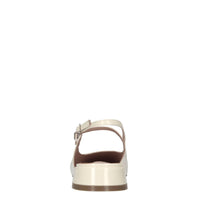 Décolleté slingback in vernice 