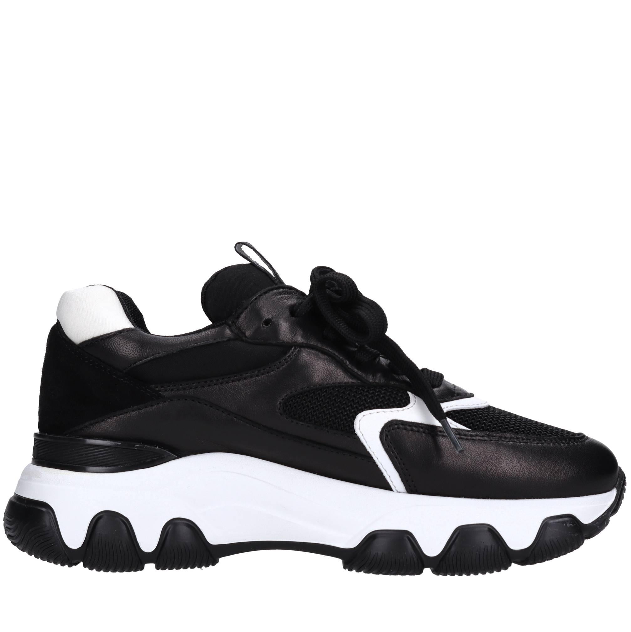 Sneakers in pelle e tessuto 