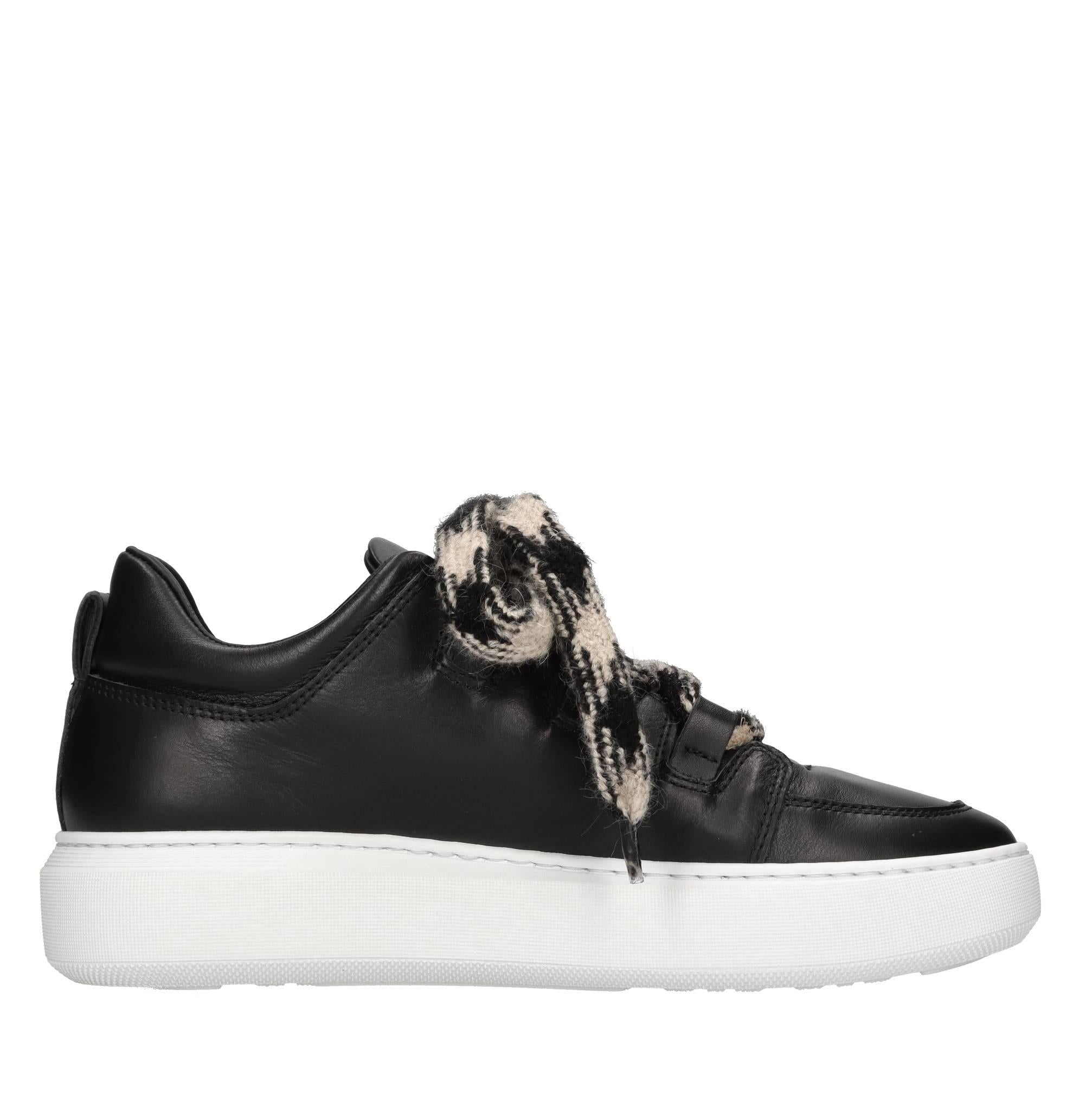 Sneakers in pelle 