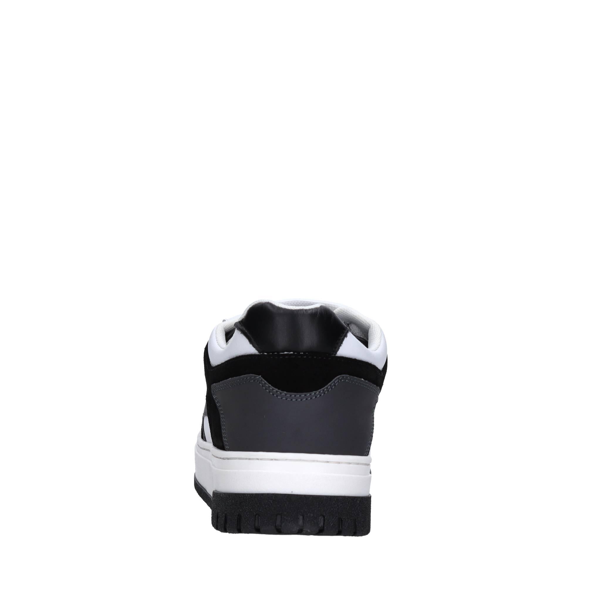 Sneakers in pelle e tessuto 