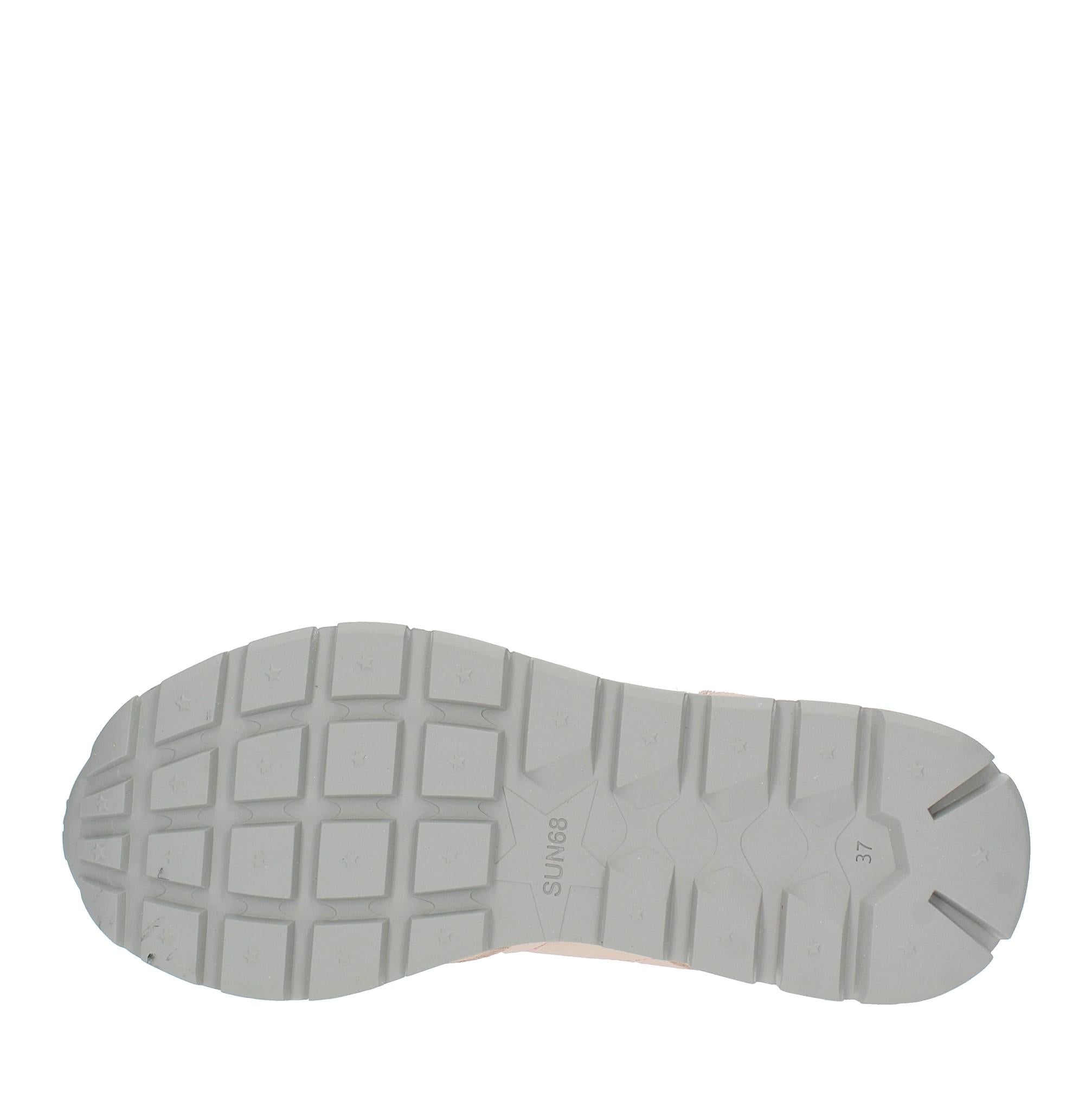 Sneakers in camoscio e tessuto 