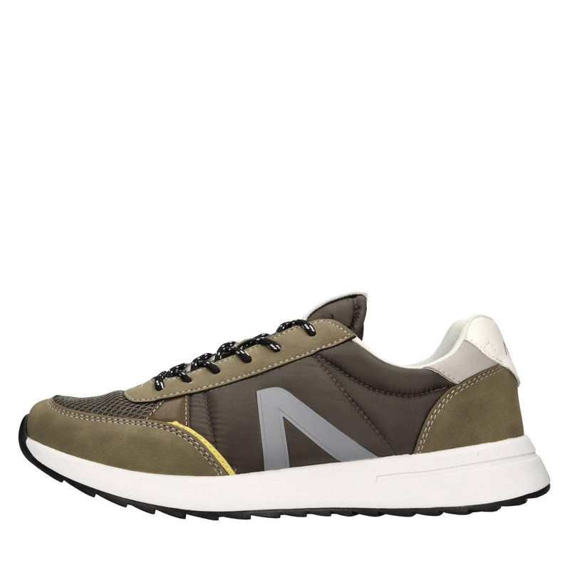 Sneakers in ecocamoscio e tessuto 