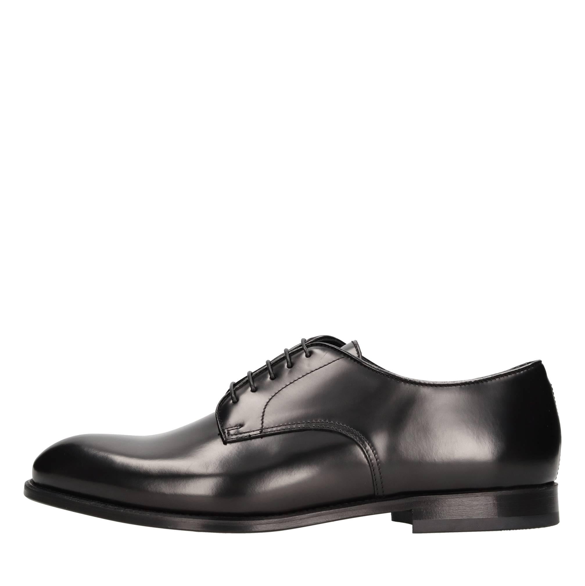 Stringate in pelle 