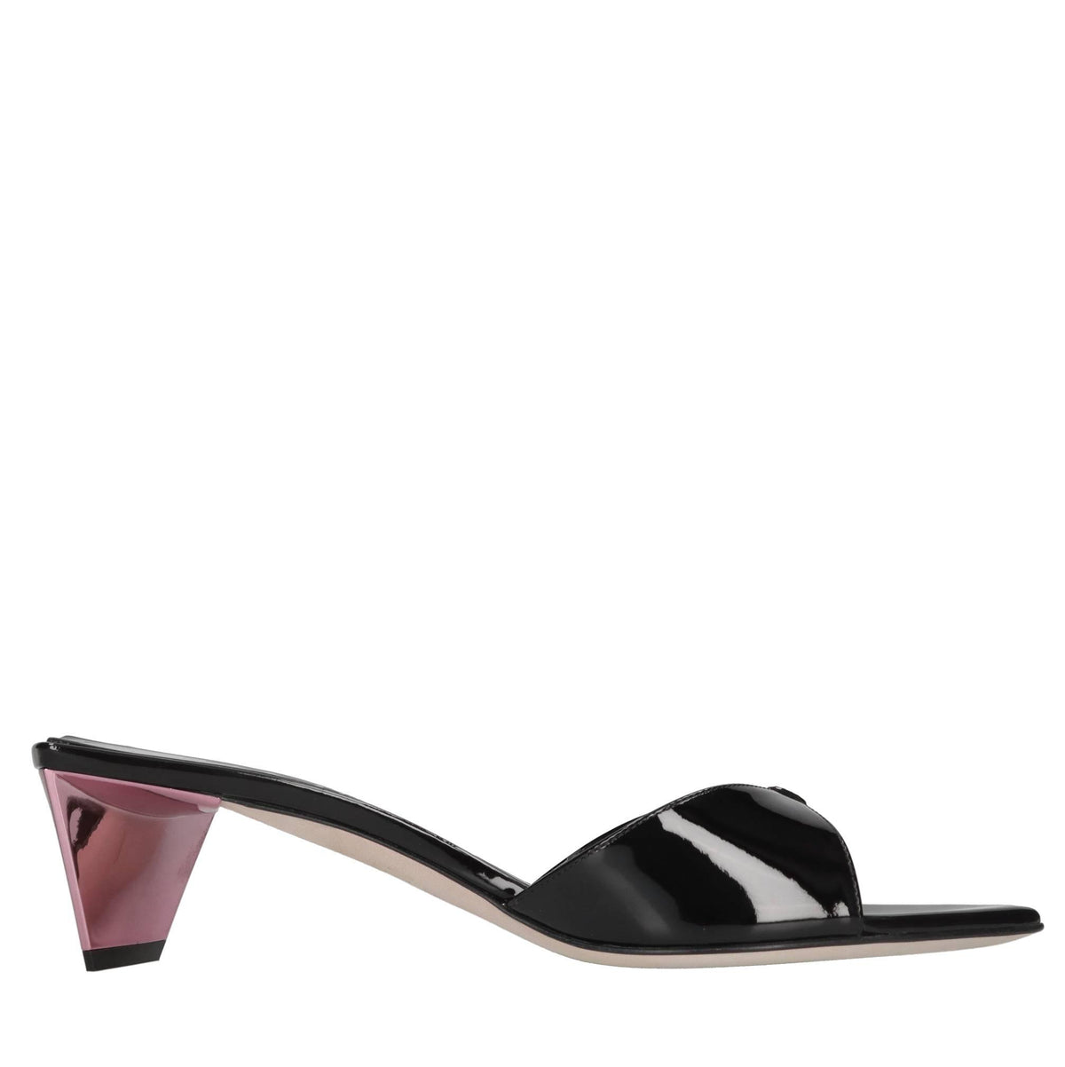 Mules in vernice 
