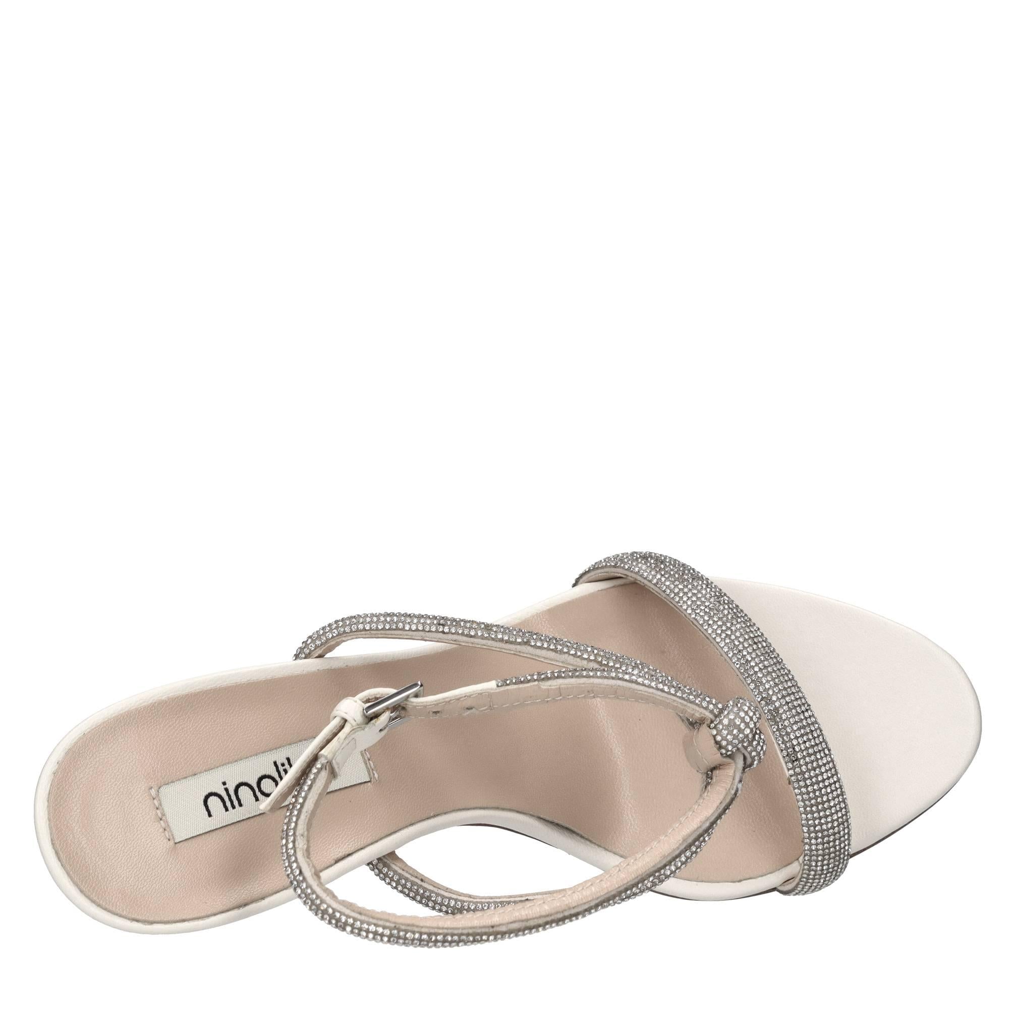 Sandali in pelle e microstrass 