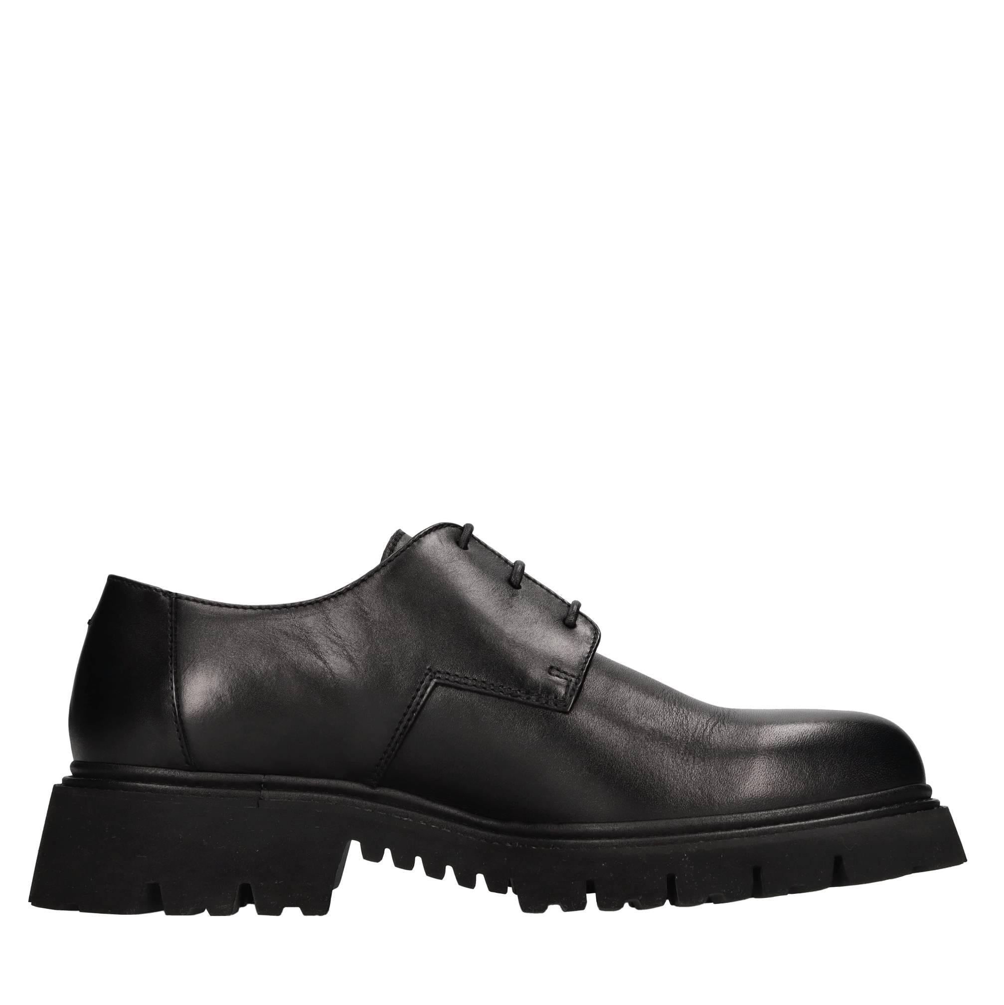Stringate in pelle 