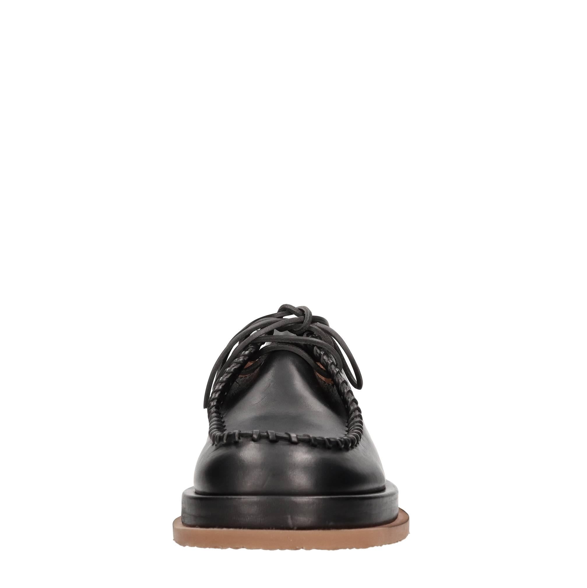 Stringate in pelle 