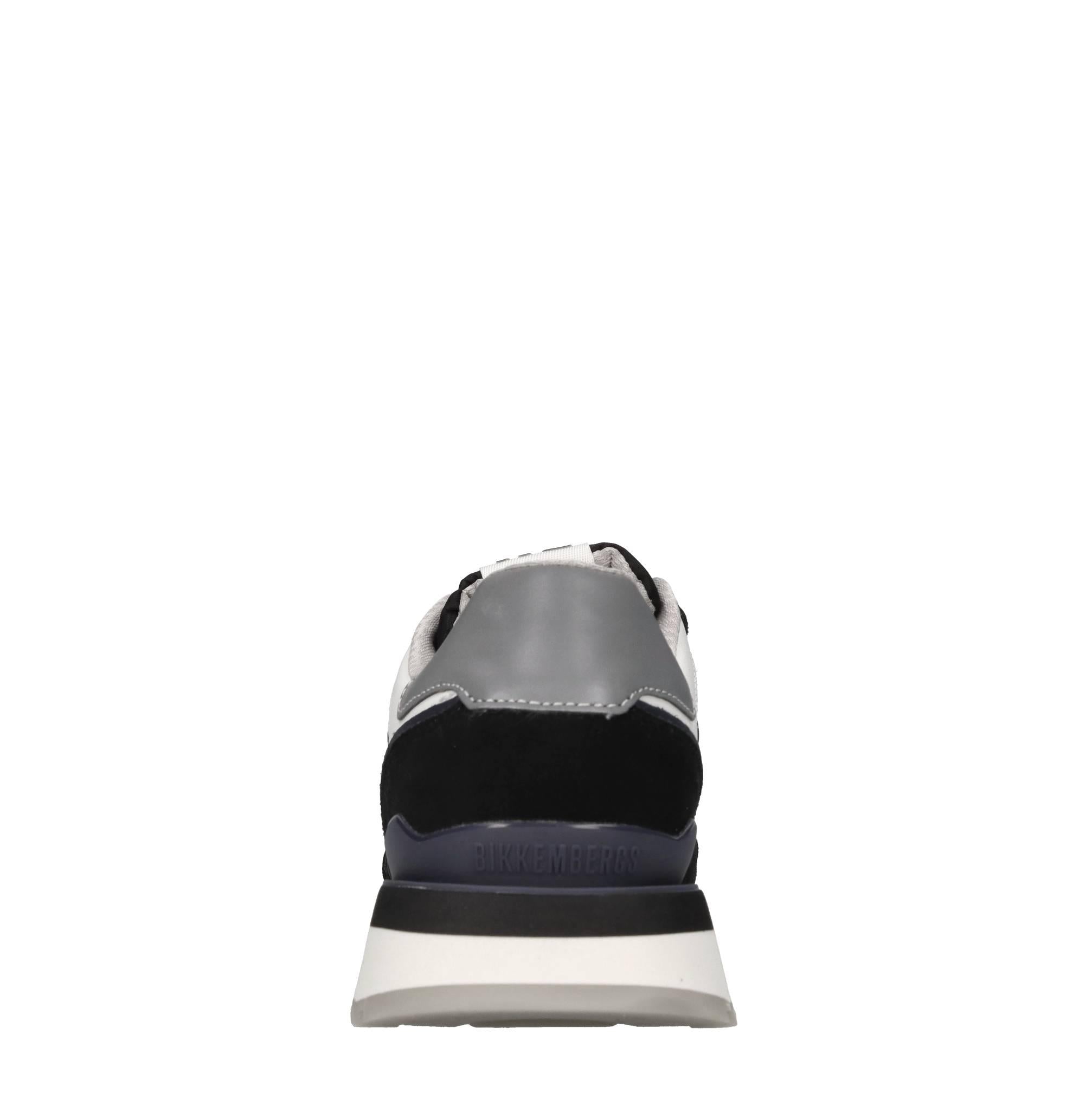 Sneakers in pelle,ecopelle e tessuto 