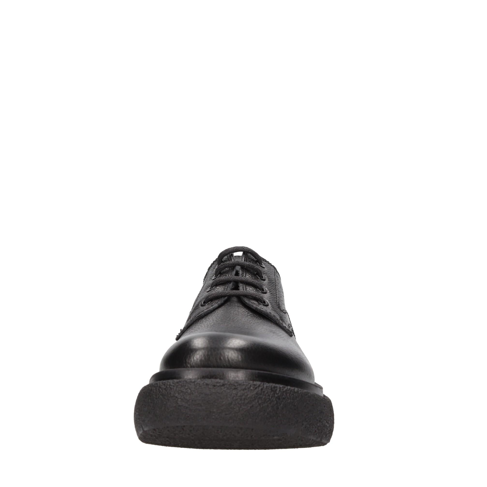 Stringate in pelle 