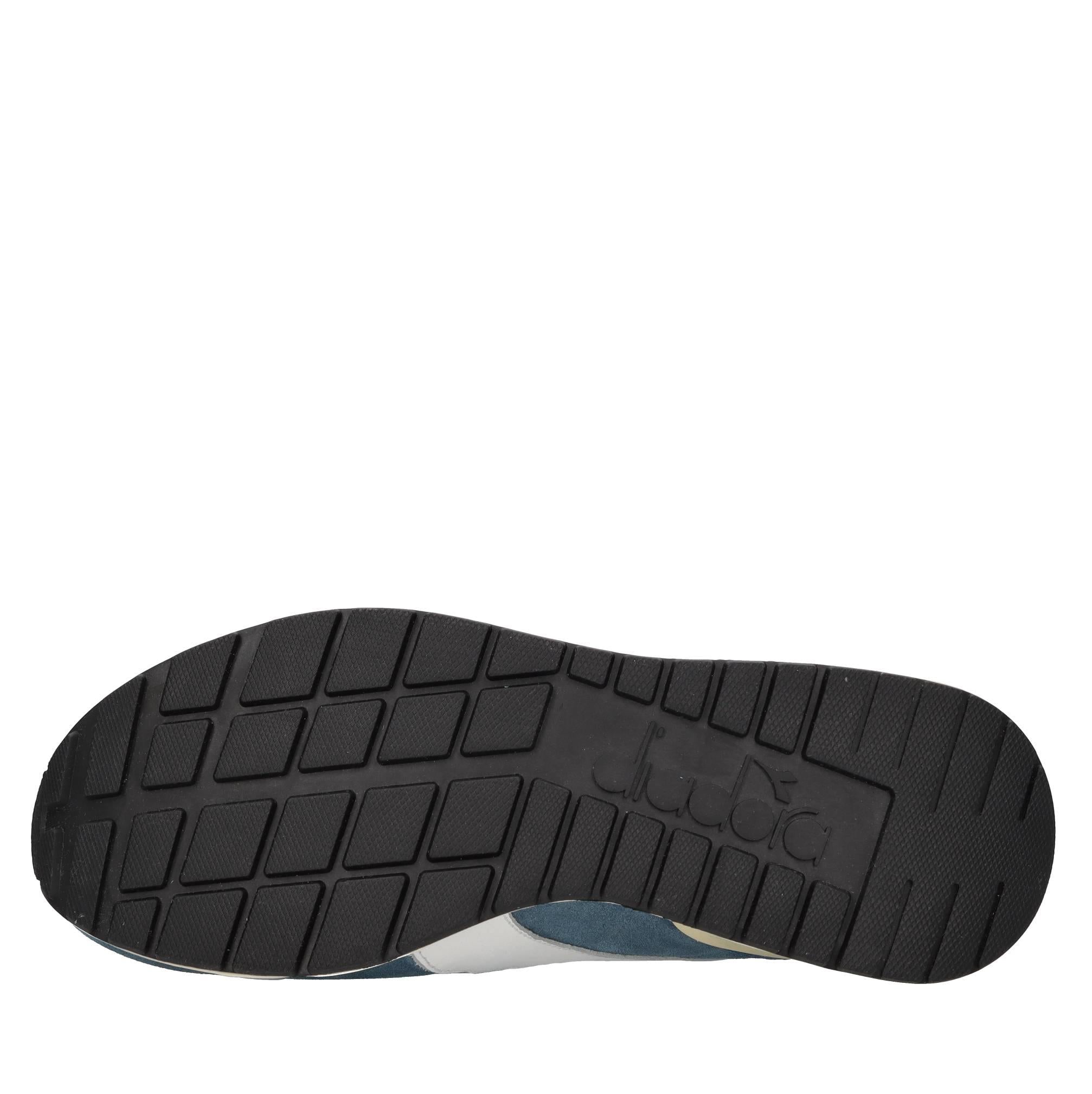 Sneakers in camoscio e tessuto 