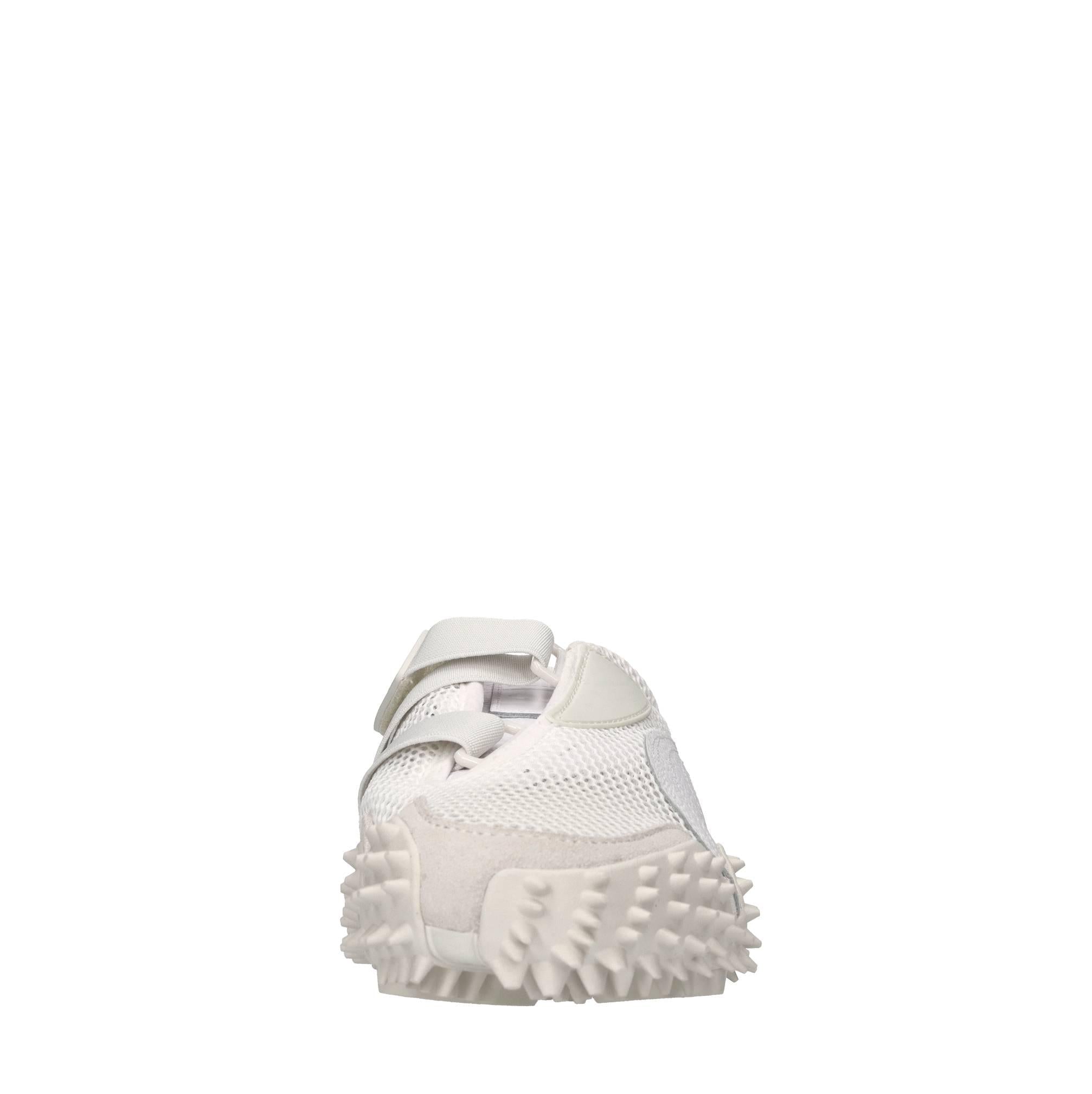 Sneakers in tessuto 