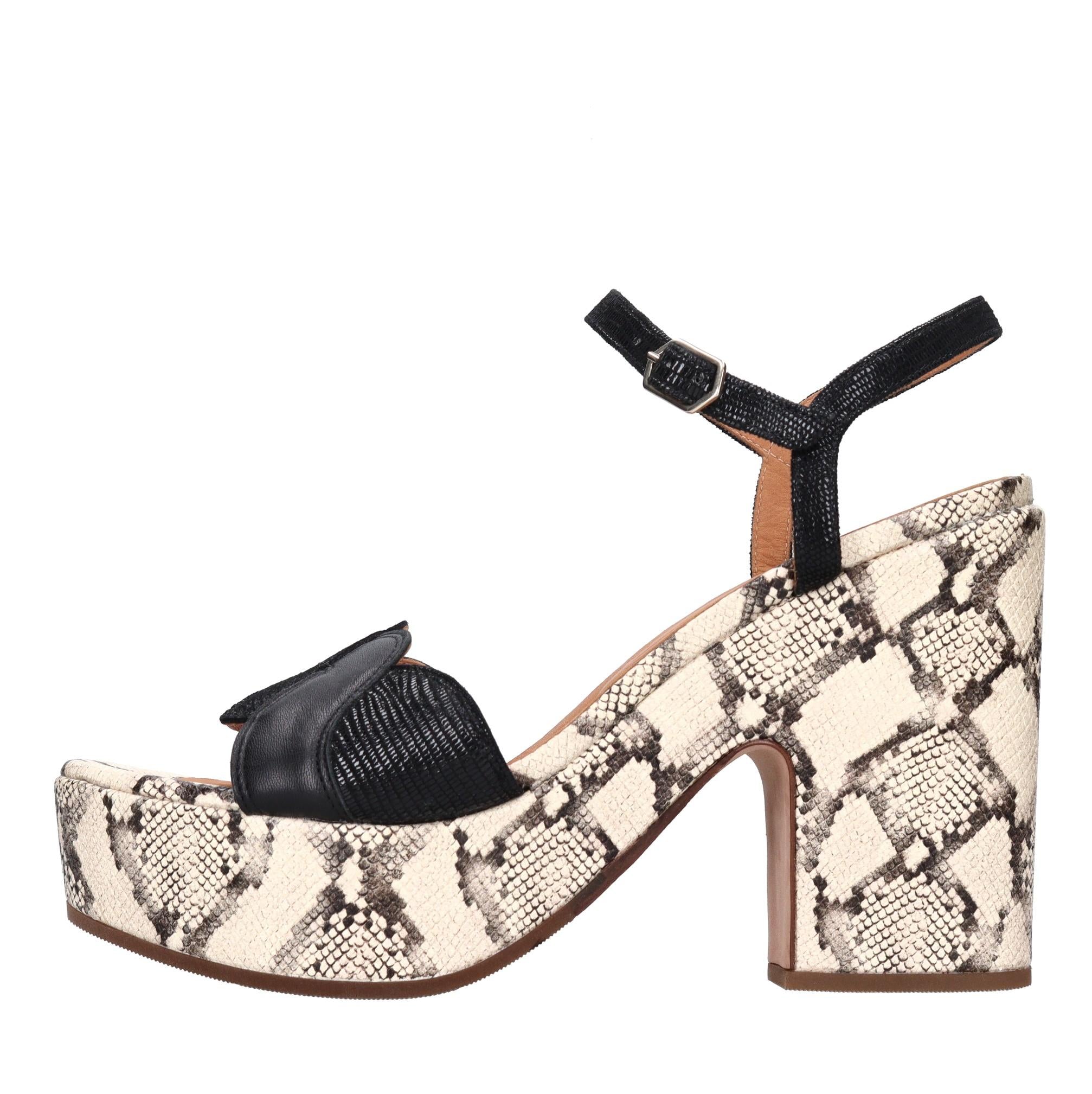 Sandali in pelle 