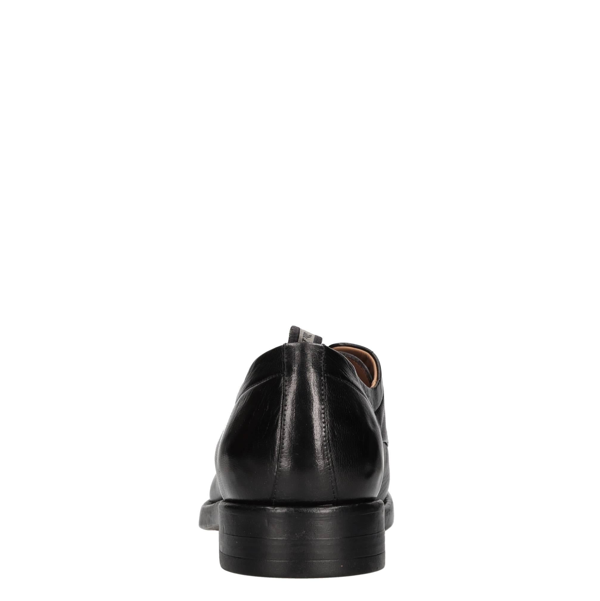 Stringate in pelle 
