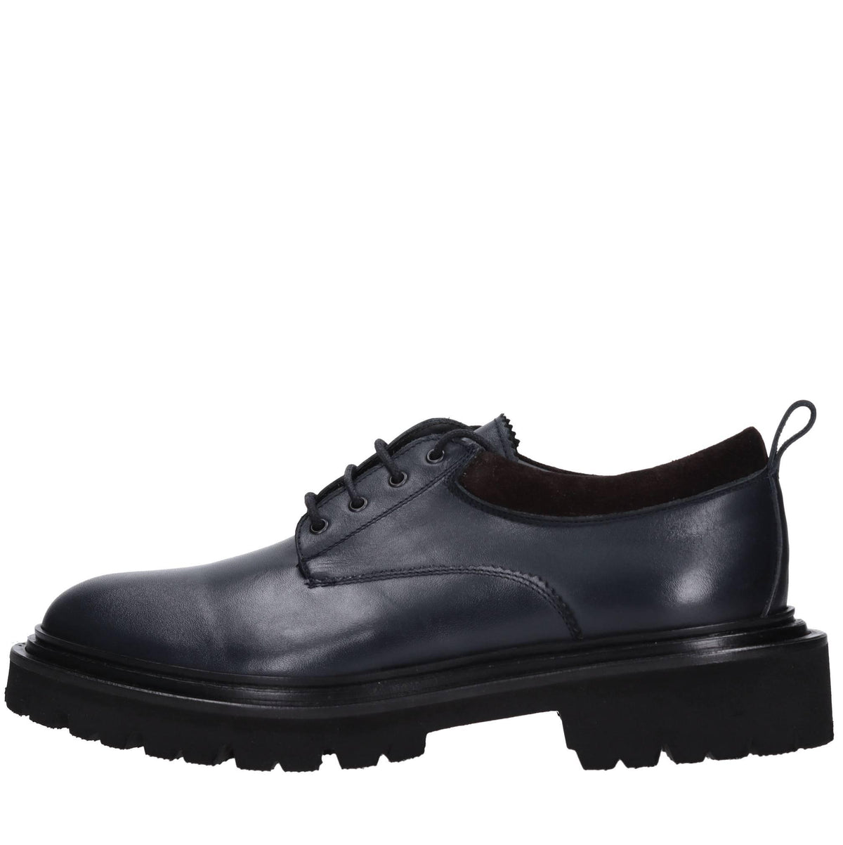 Stringate modello in pelle 