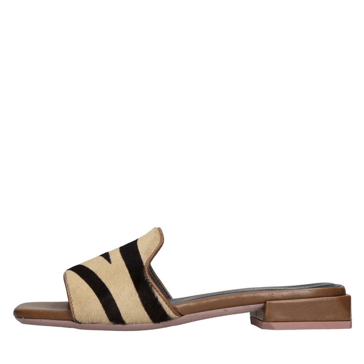 Mules in cavallino 