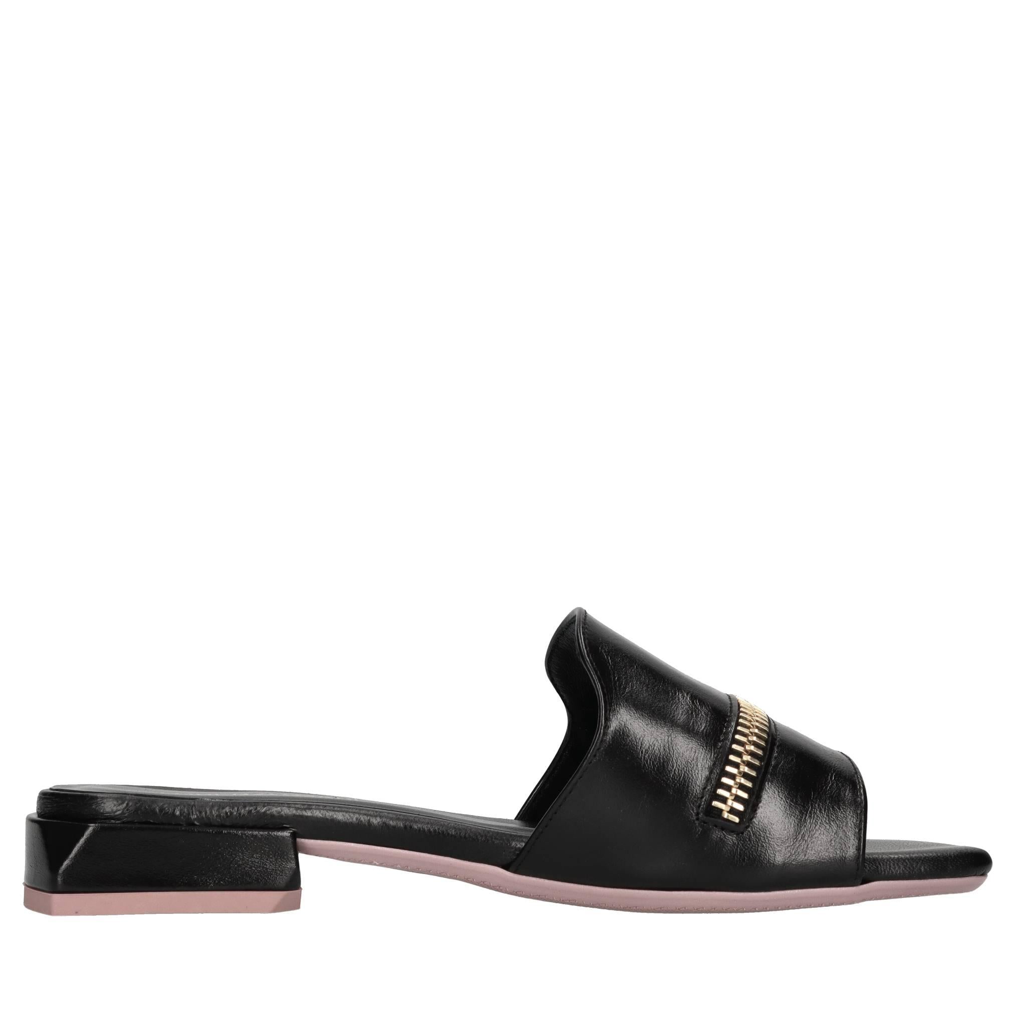 Mules in pelle lucida 