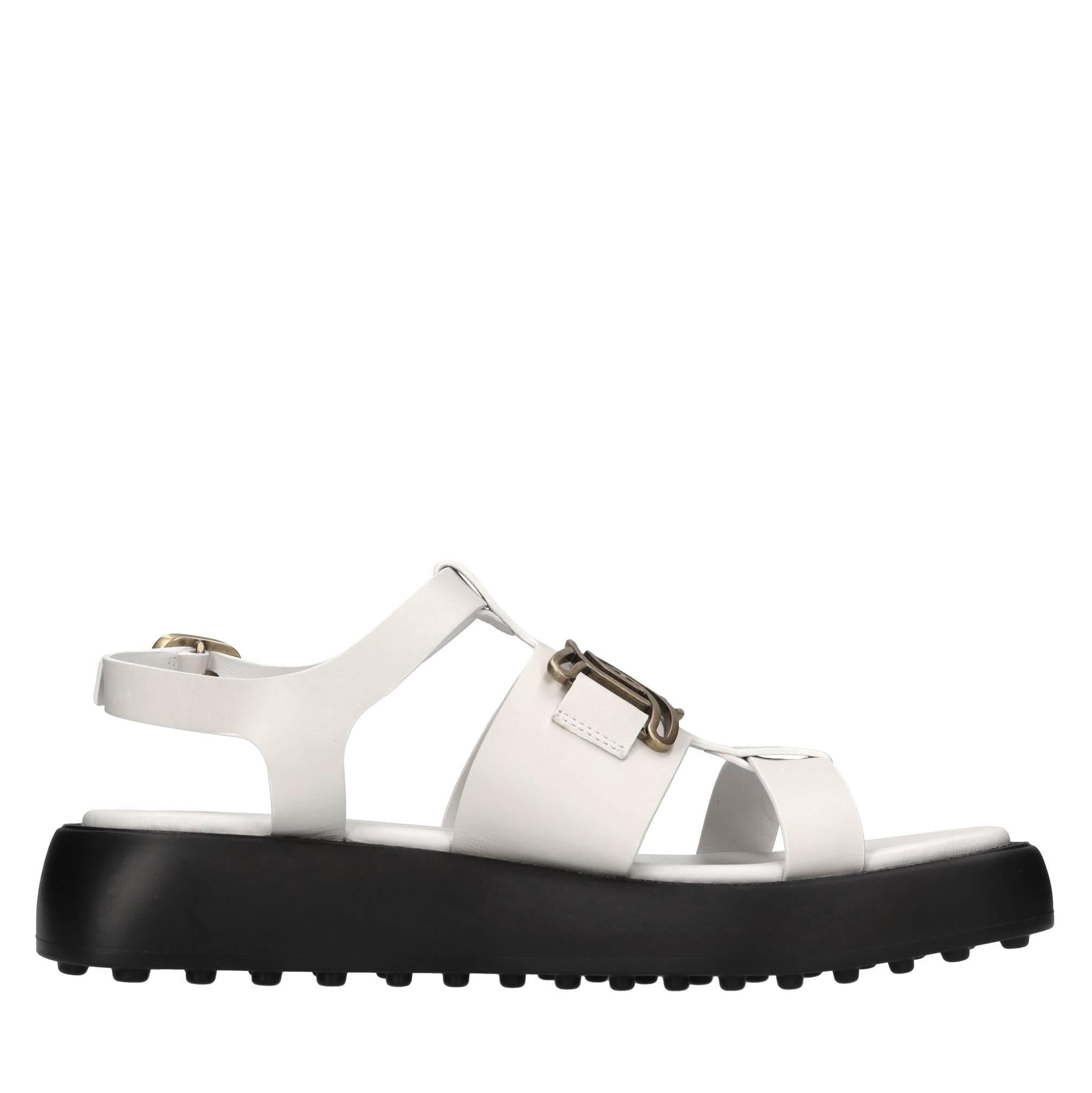 Sandali in pelle. 