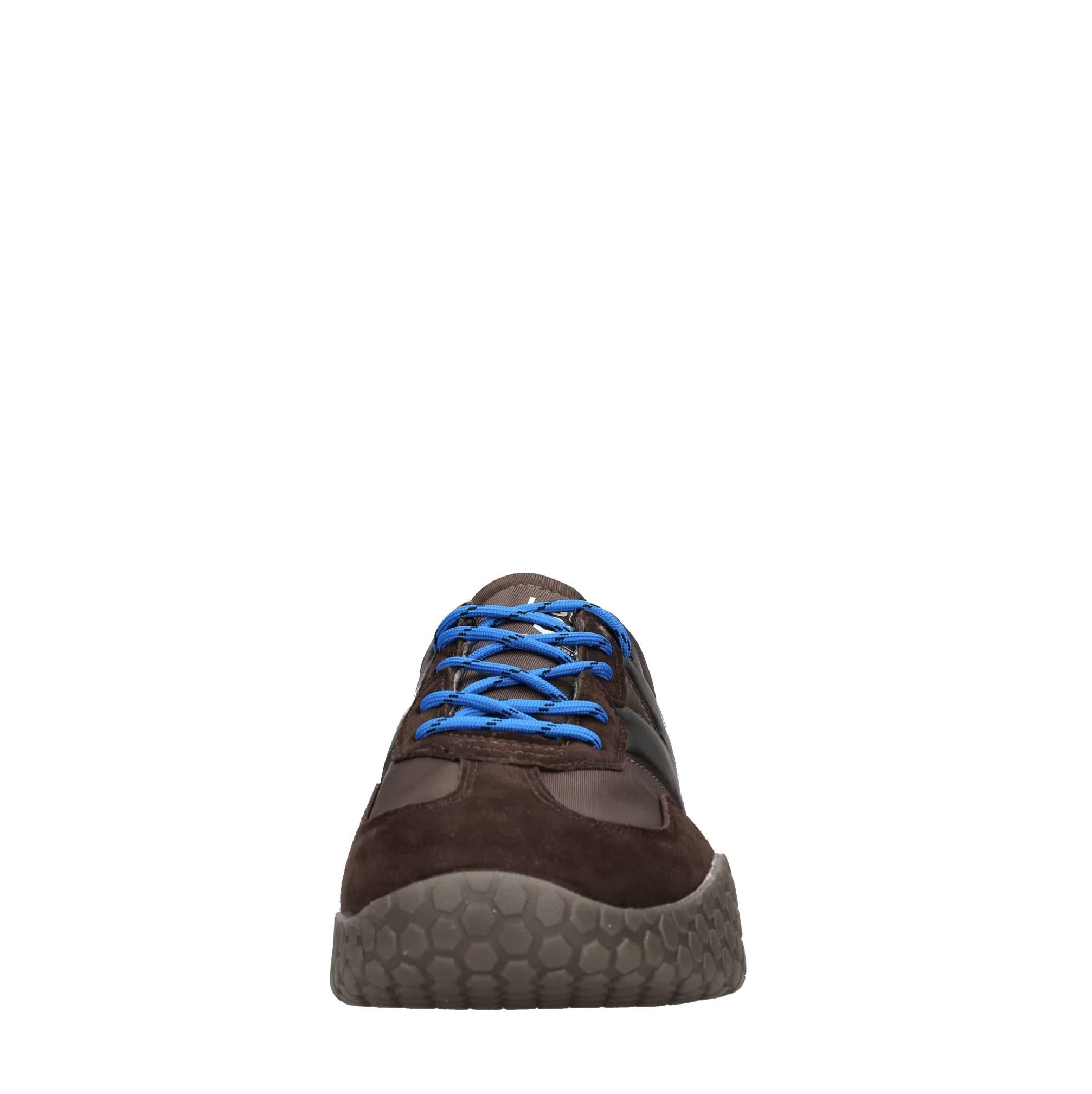 Sneakers in camoscio e tessuto 