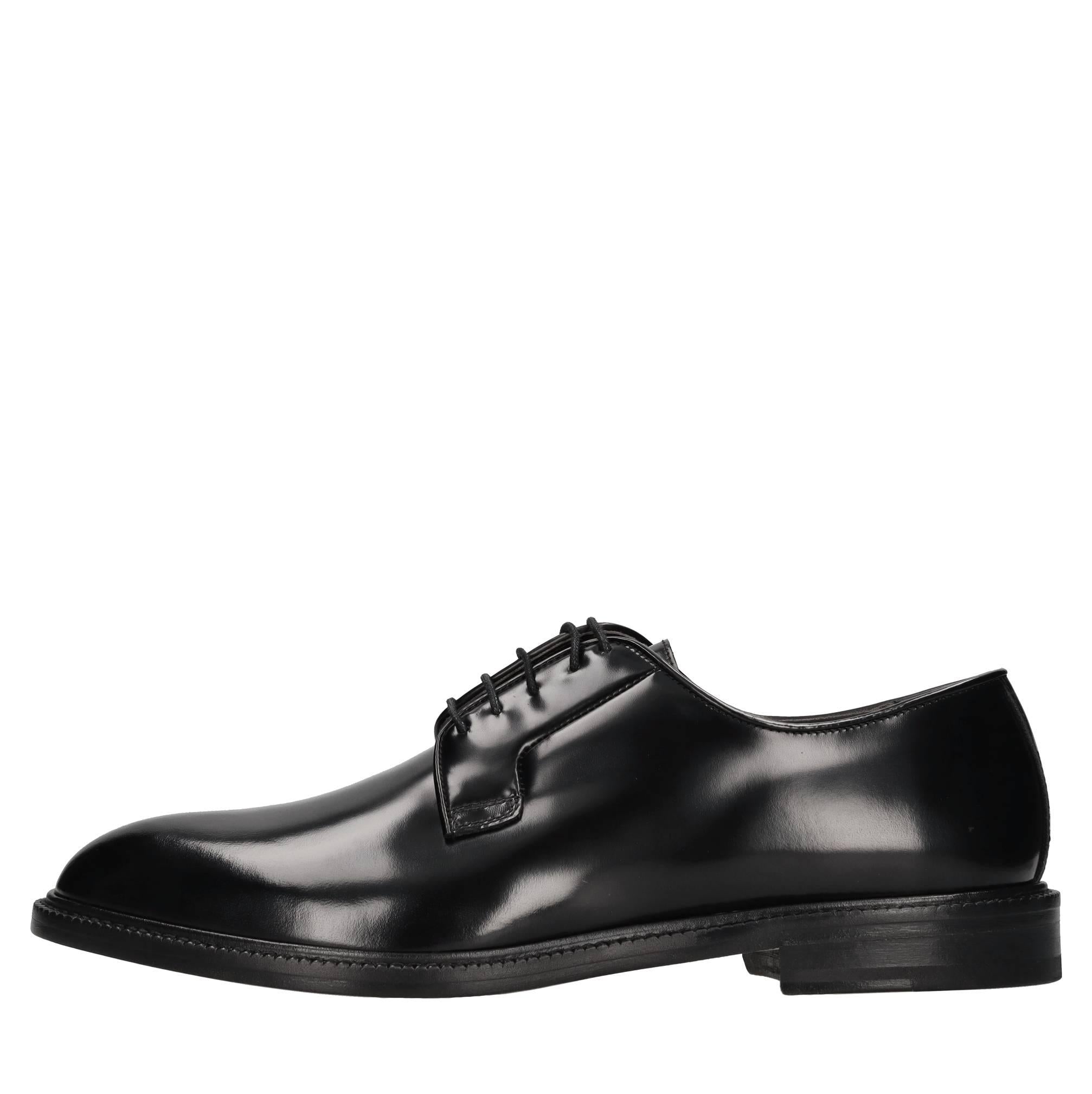 Stringate in pelle 