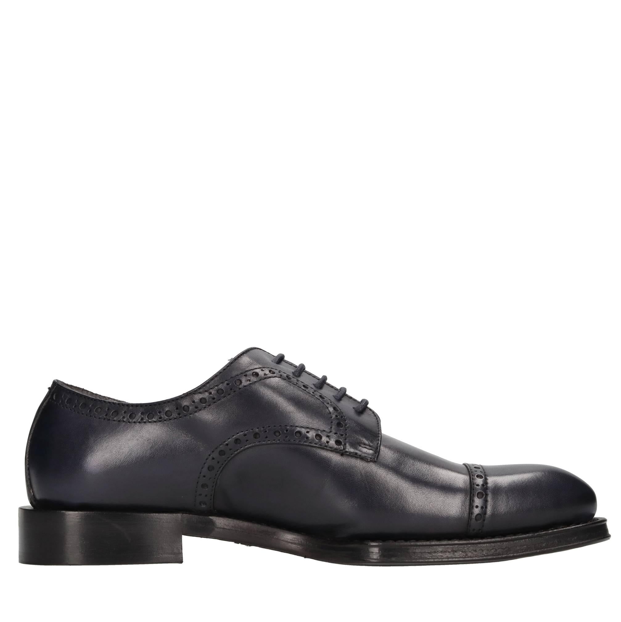 Stringate in pelle 