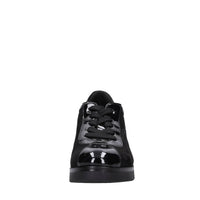 Sneakers in ecopelle e tessuto. 