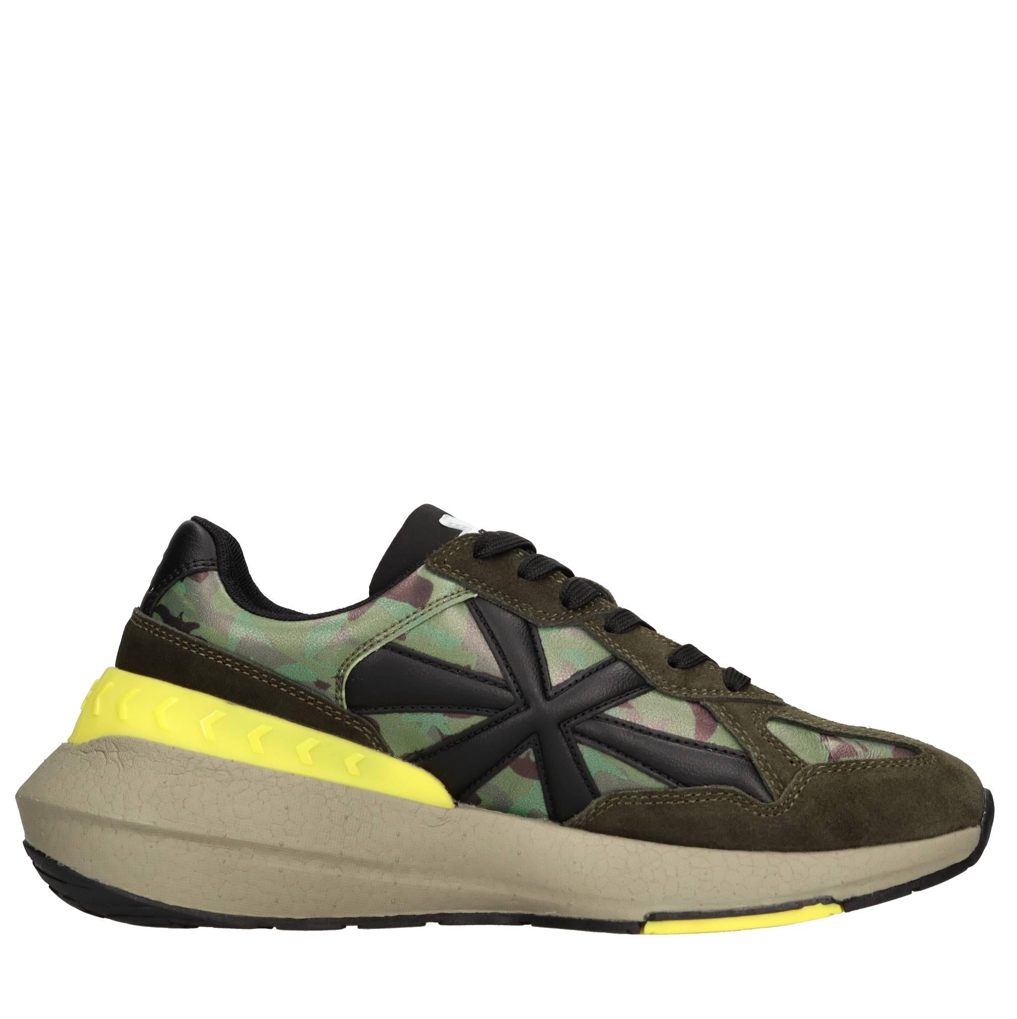 Sneakers in pelle e tessuto 