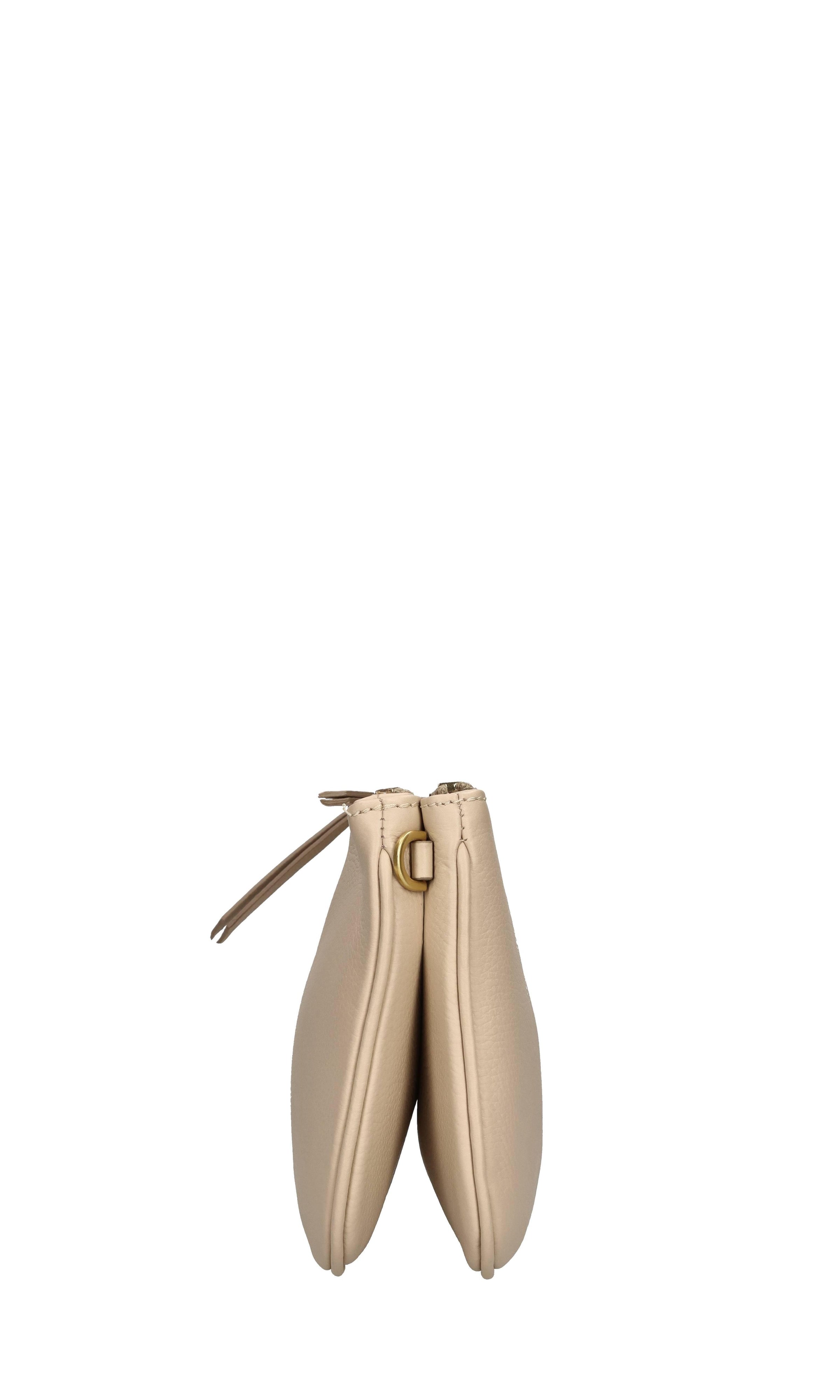 Borsa in  pelle martellata 