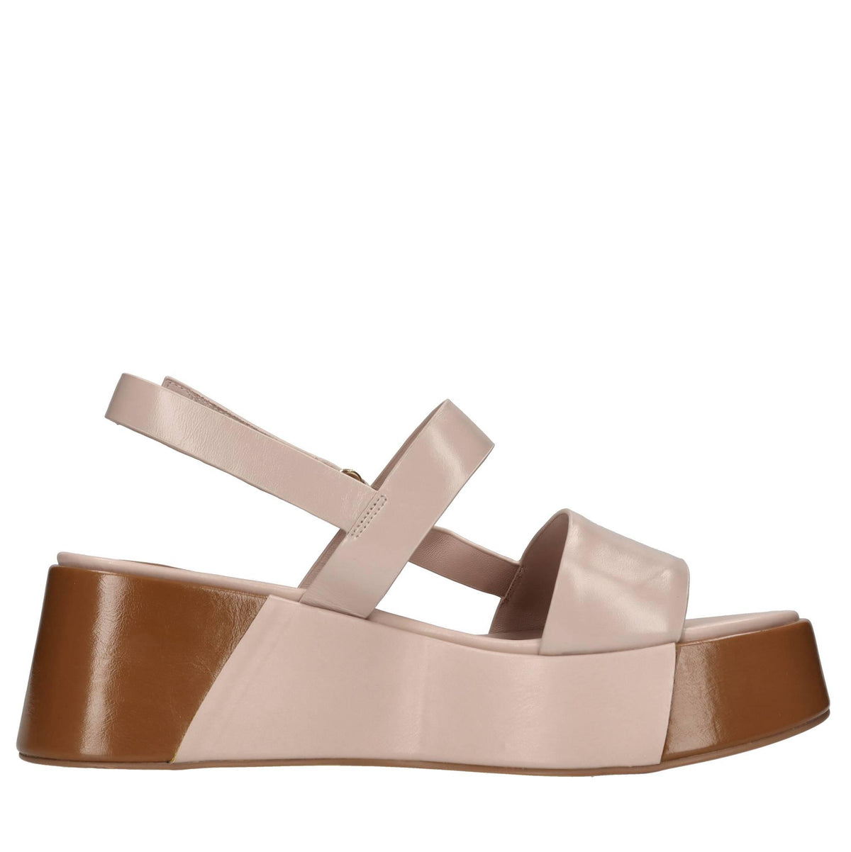 Sandali in pelle e borchie 