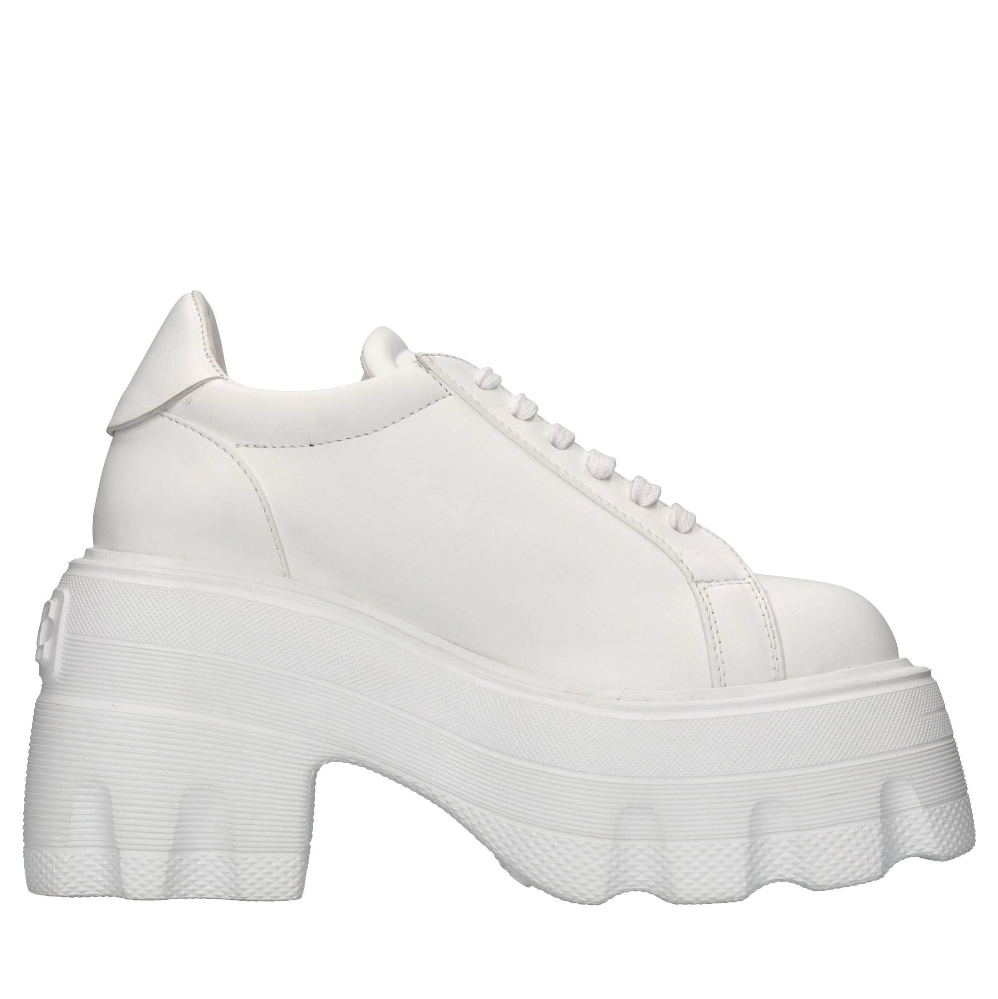 Stringate Maxxxi in pelle 