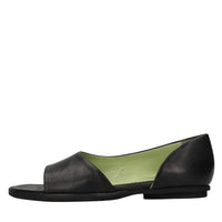 Flat in pelle 