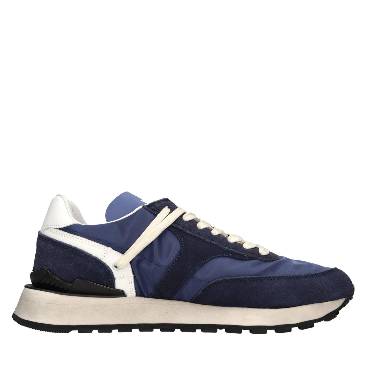 Sneakers in camoscio e tessuto 