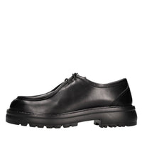 Stringate in pelle 