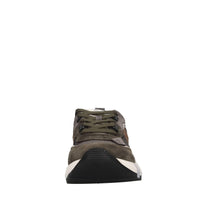 Sneakers in camoscio e tessuto 