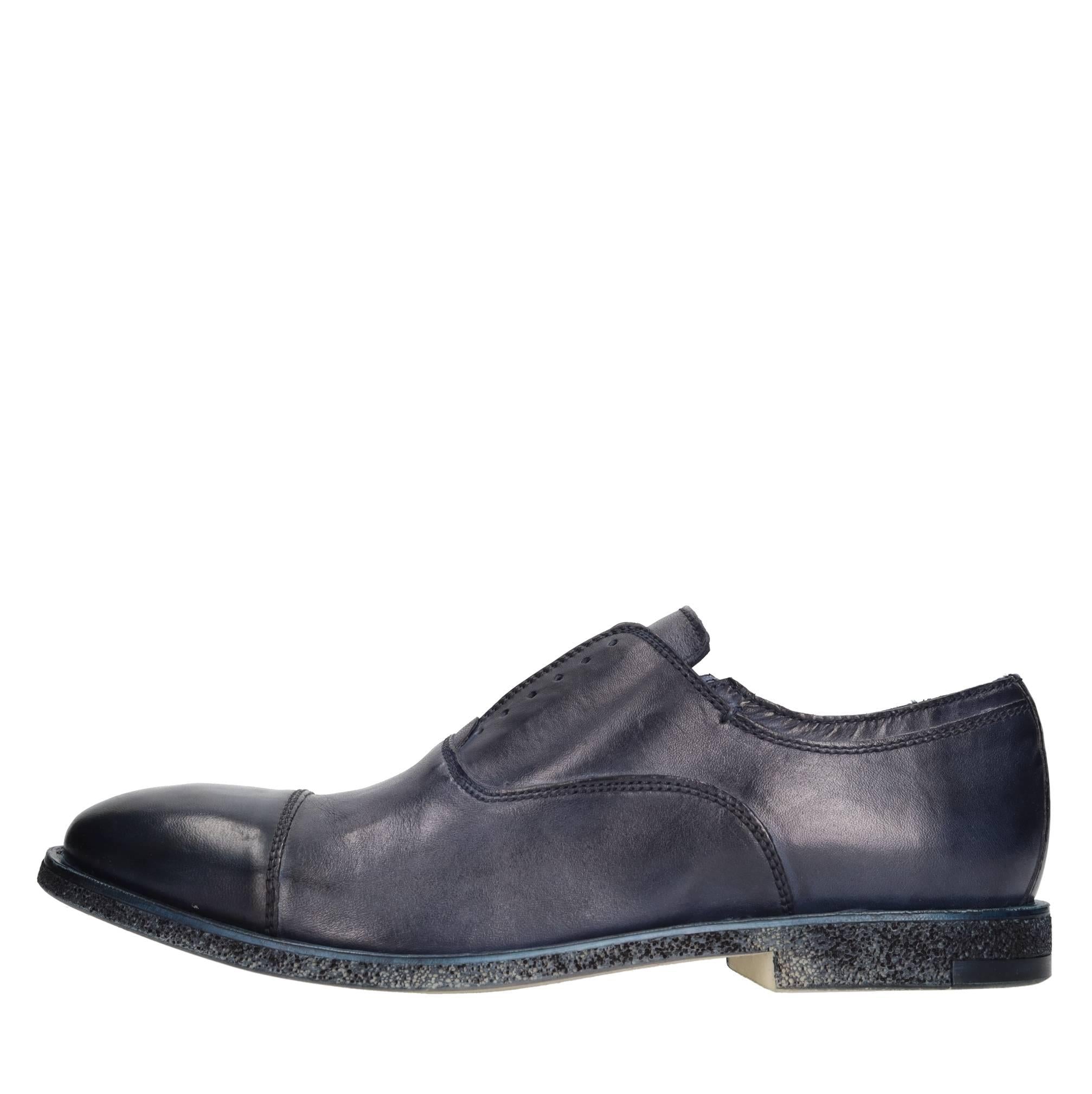 Stringate in pelle 