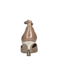 Décolleté slingback in vernice 